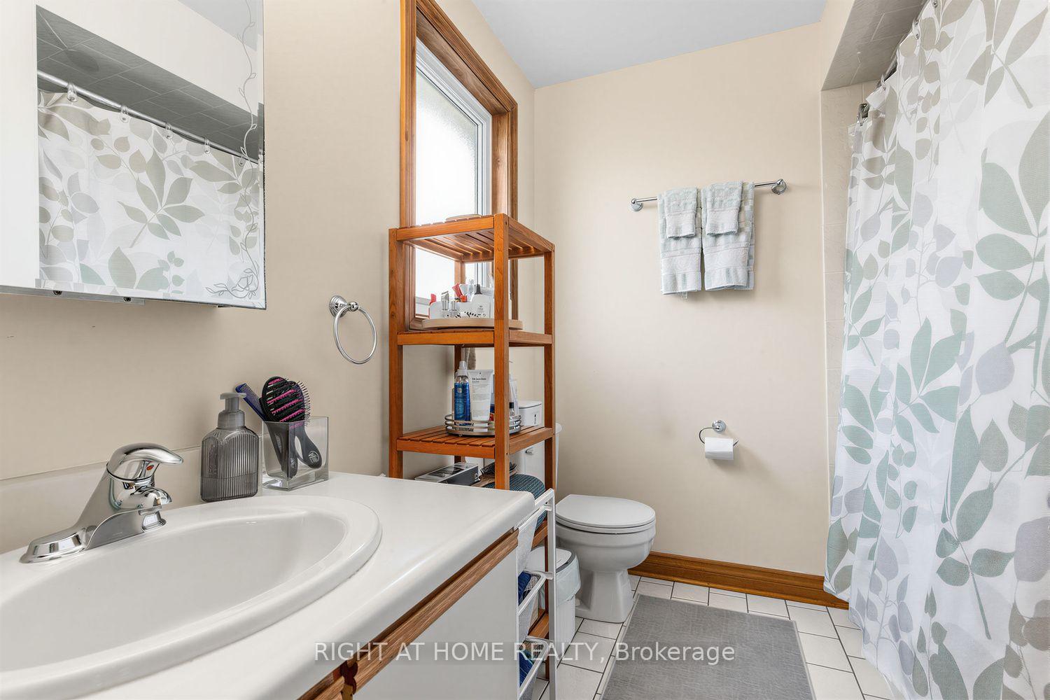 Photo 24 of 112 Belview Avenue, Vaughan, East Woodbridge — HOMEH