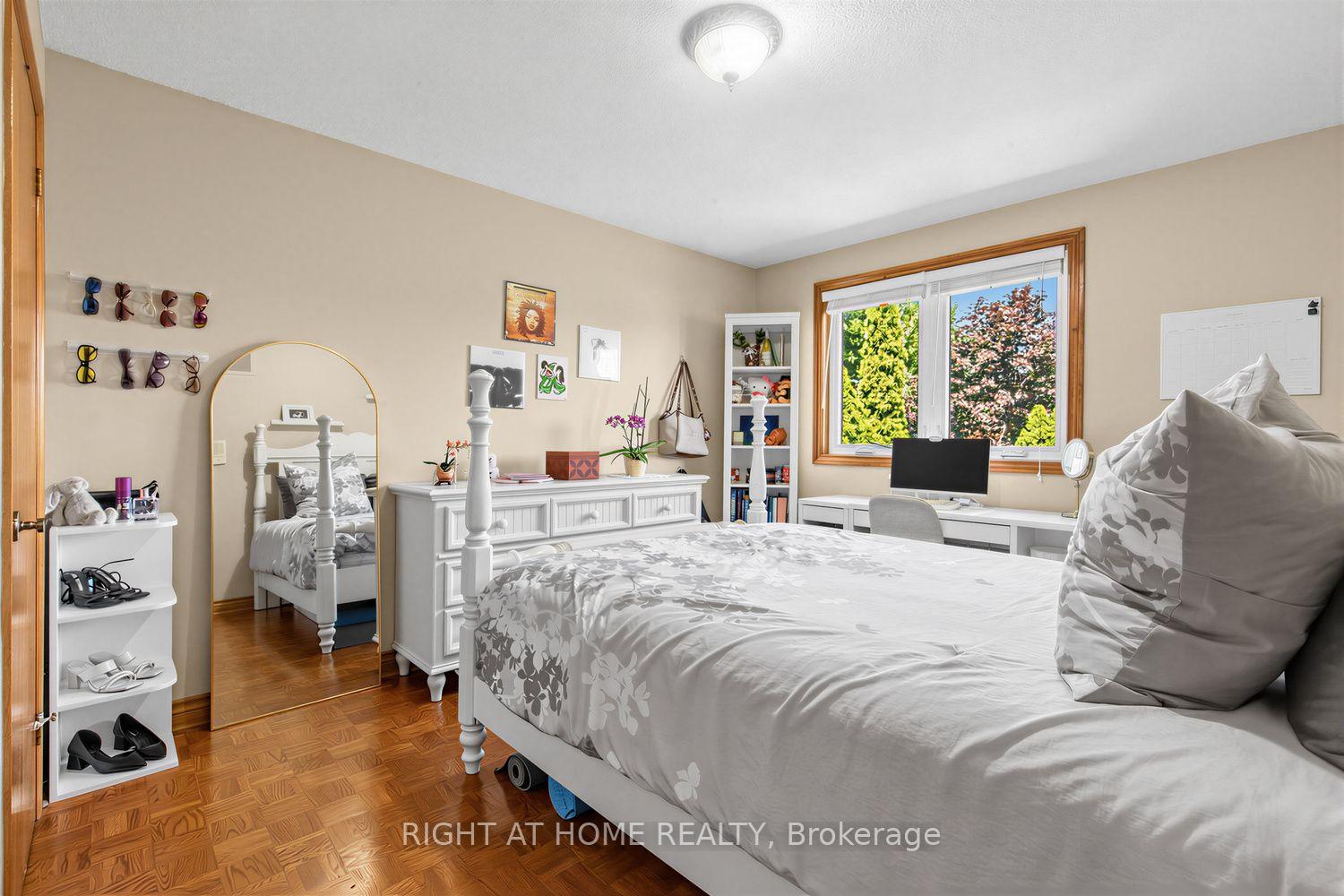 Photo 25 of 112 Belview Avenue, Vaughan, East Woodbridge — HOMEH