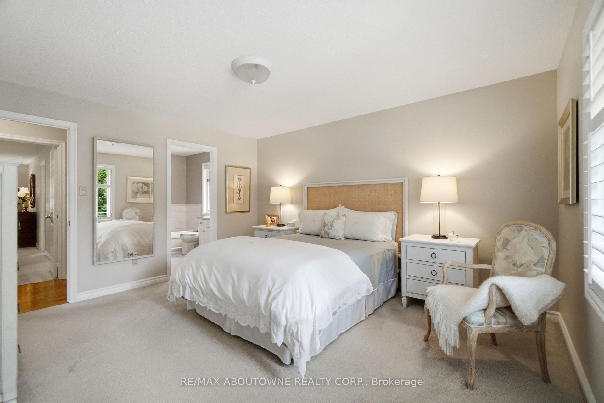 Photo 19 of 1090 Crofton Way, Burlington, Tyandaga — HOMEH