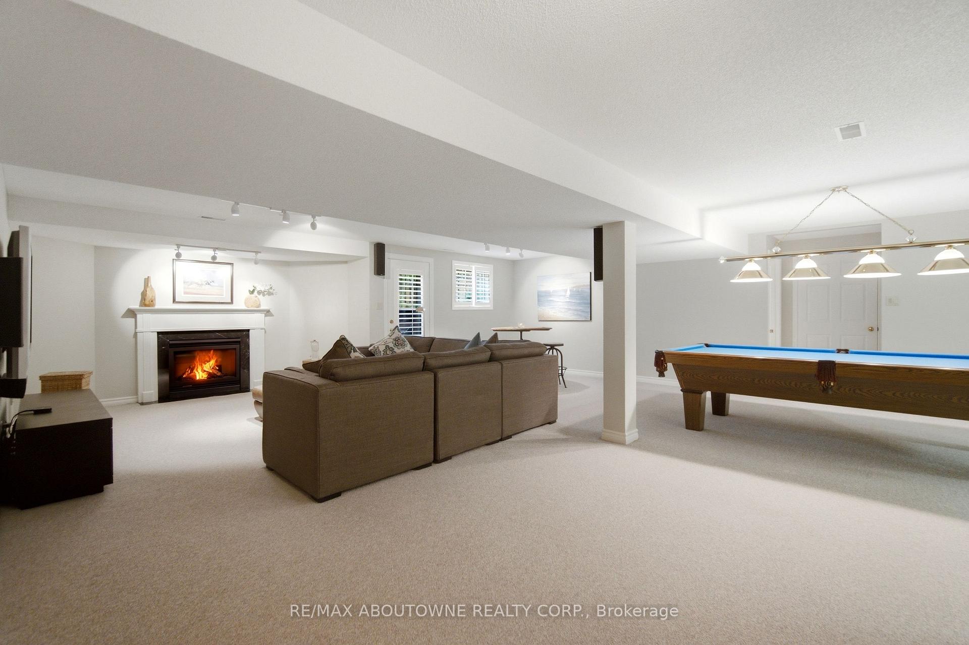 Photo 26 of 1090 Crofton Way, Burlington, Tyandaga — HOMEH