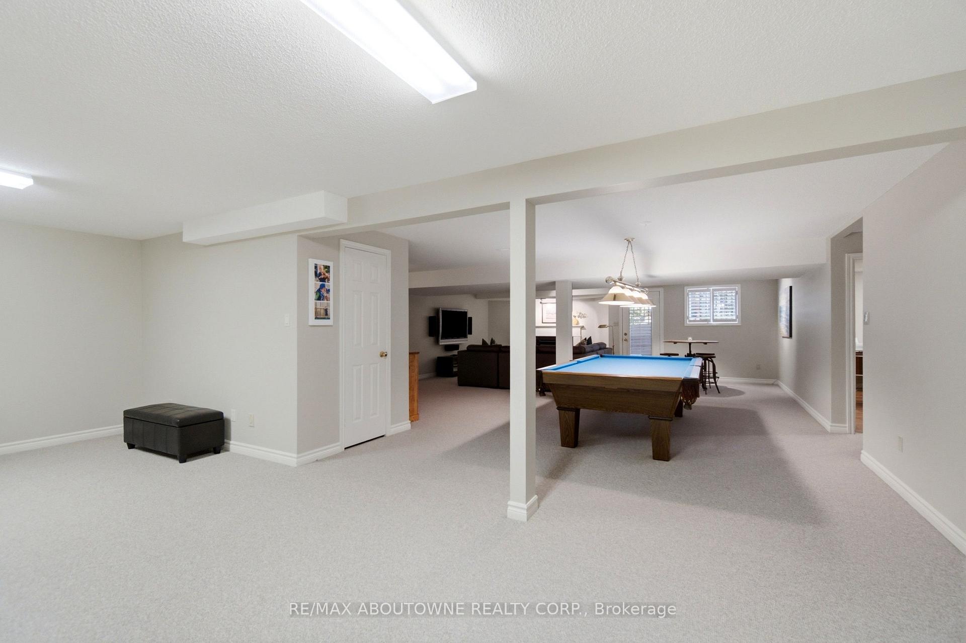Photo 29 of 1090 Crofton Way, Burlington, Tyandaga — HOMEH
