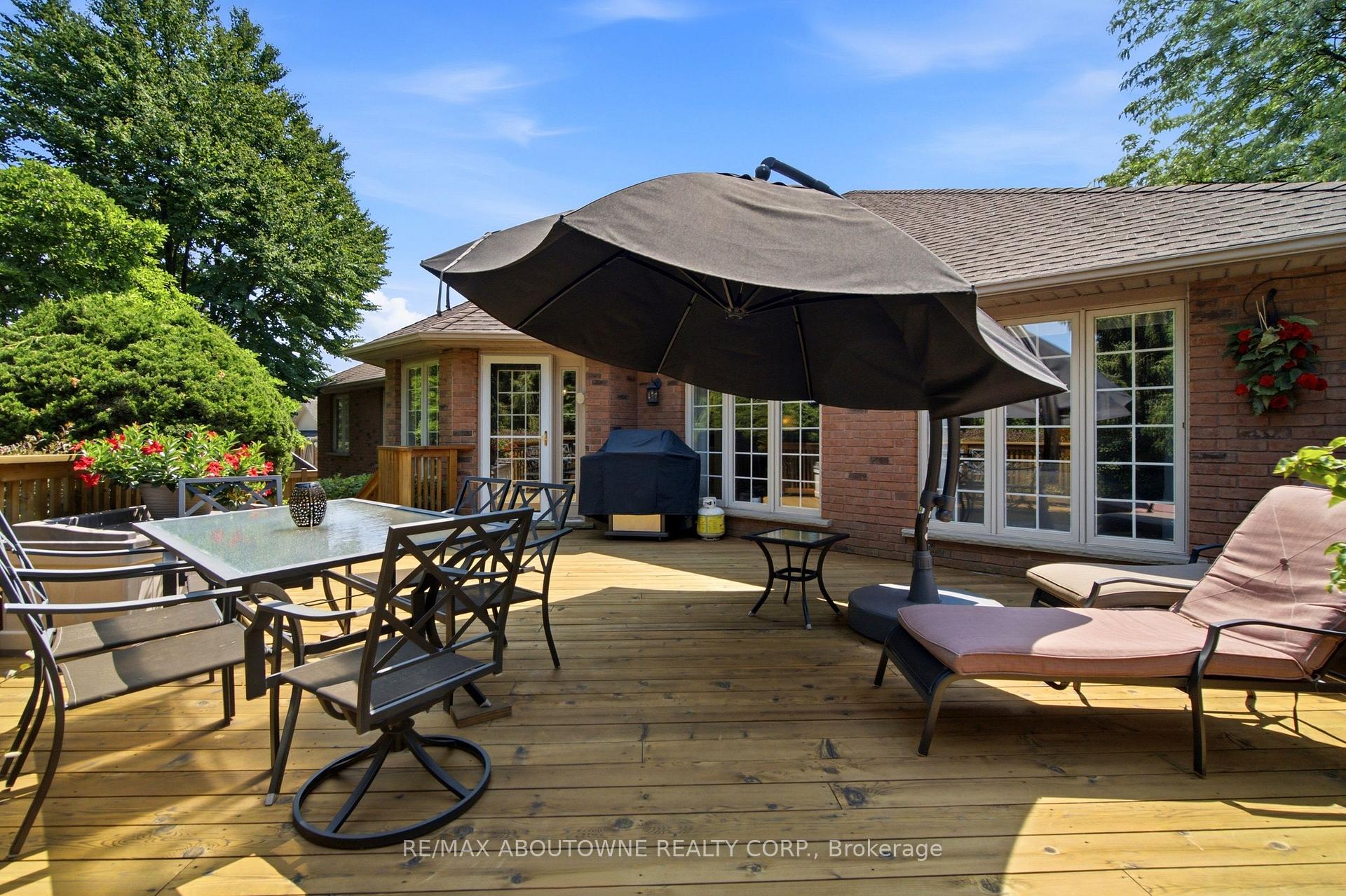 Photo 36 of 1090 Crofton Way, Burlington, Tyandaga — HOMEH