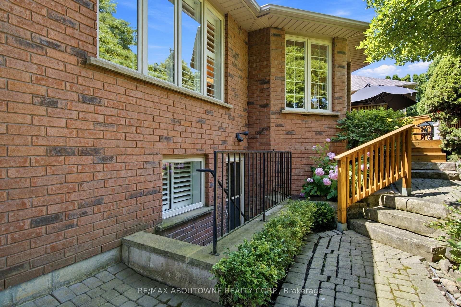 Photo 38 of 1090 Crofton Way, Burlington, Tyandaga — HOMEH