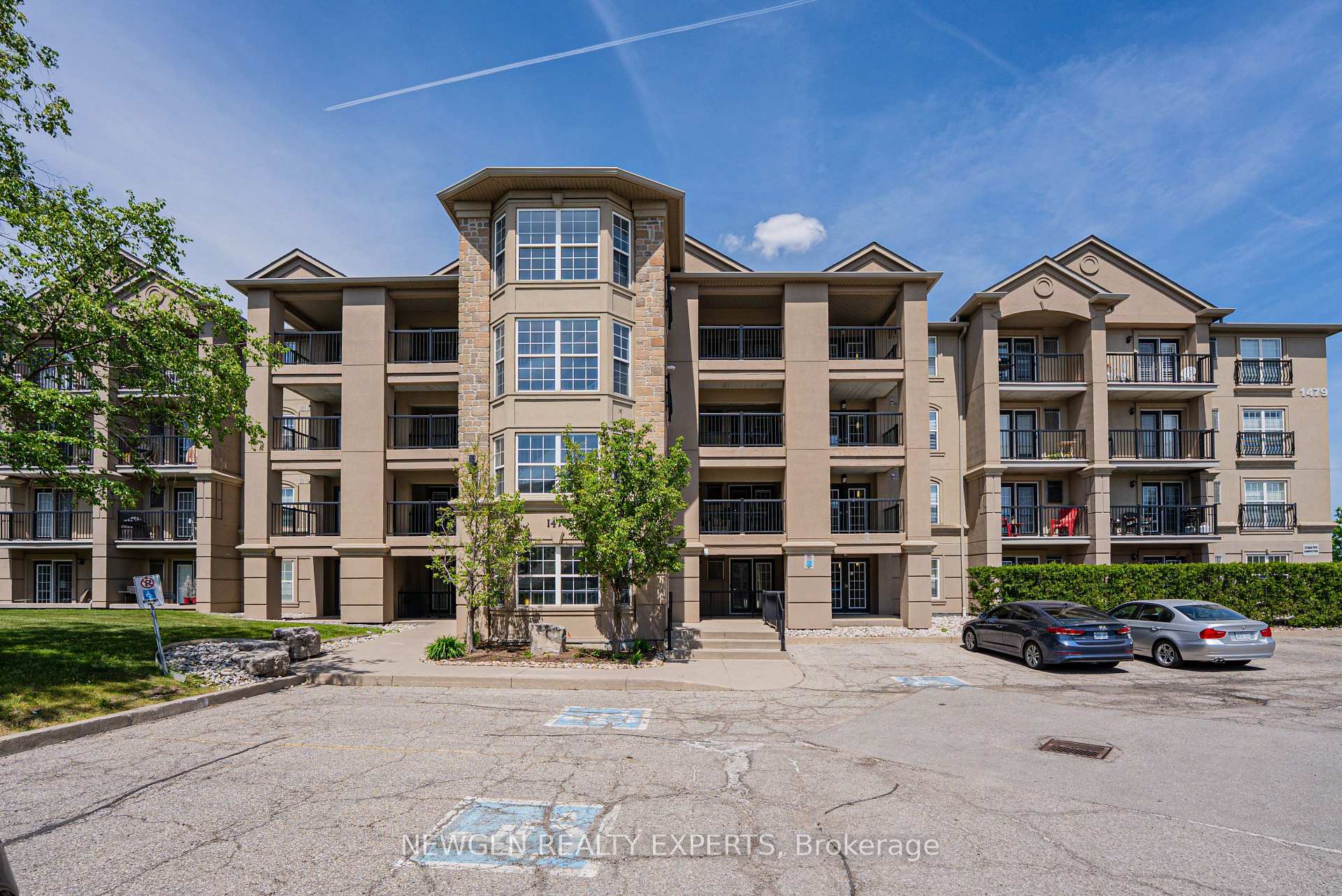 Front of Unit 405, 1479 Maple Avenue