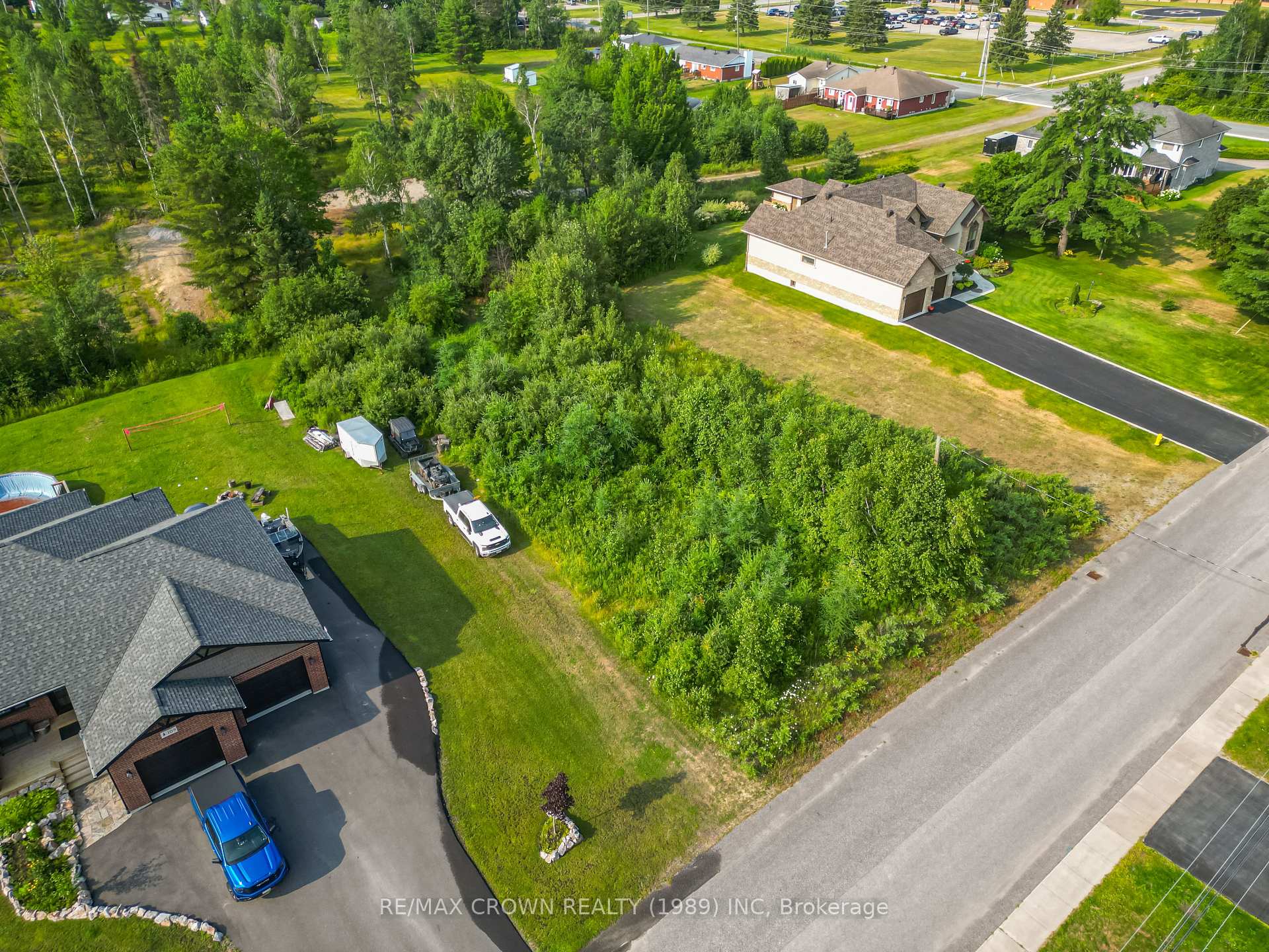 Photo 3 of 107 Lachance Drive, West Nipissing, Sturgeon Falls — HOMEH
