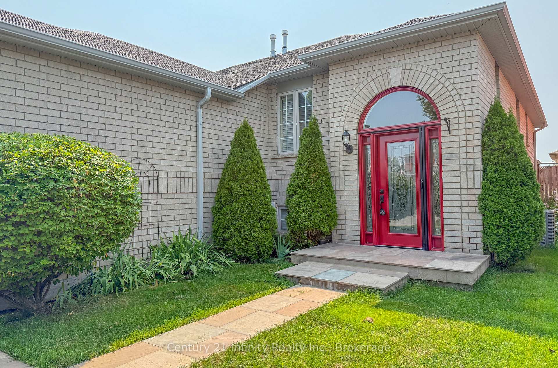 Photo 4 of 1589 Fieldgate Drive, Oshawa, Samac — HOMEH