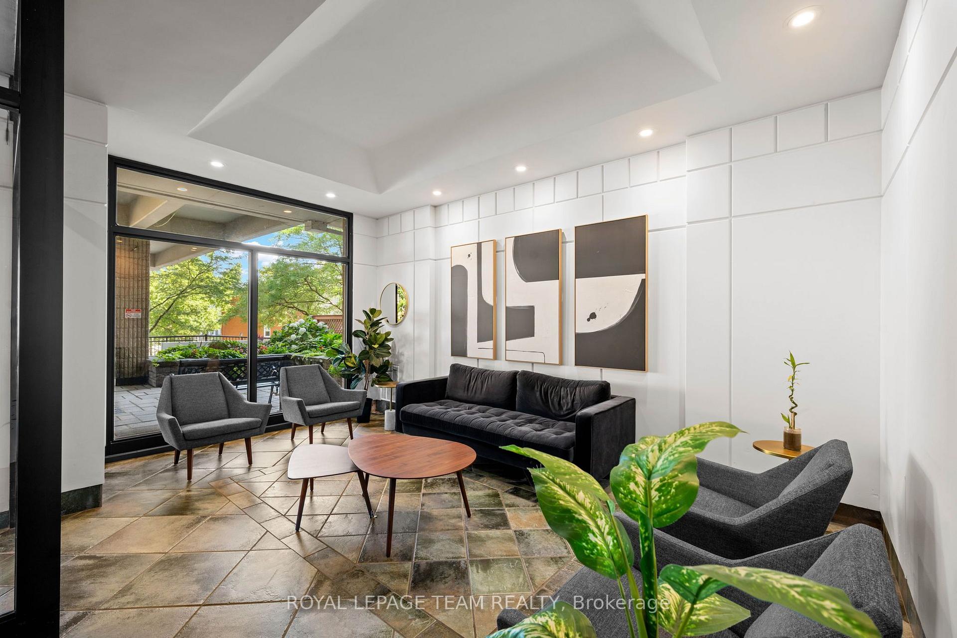 Photo 2 of Unit 901, 40 Landry Street, Ottawa, Vanier — HOMEH
