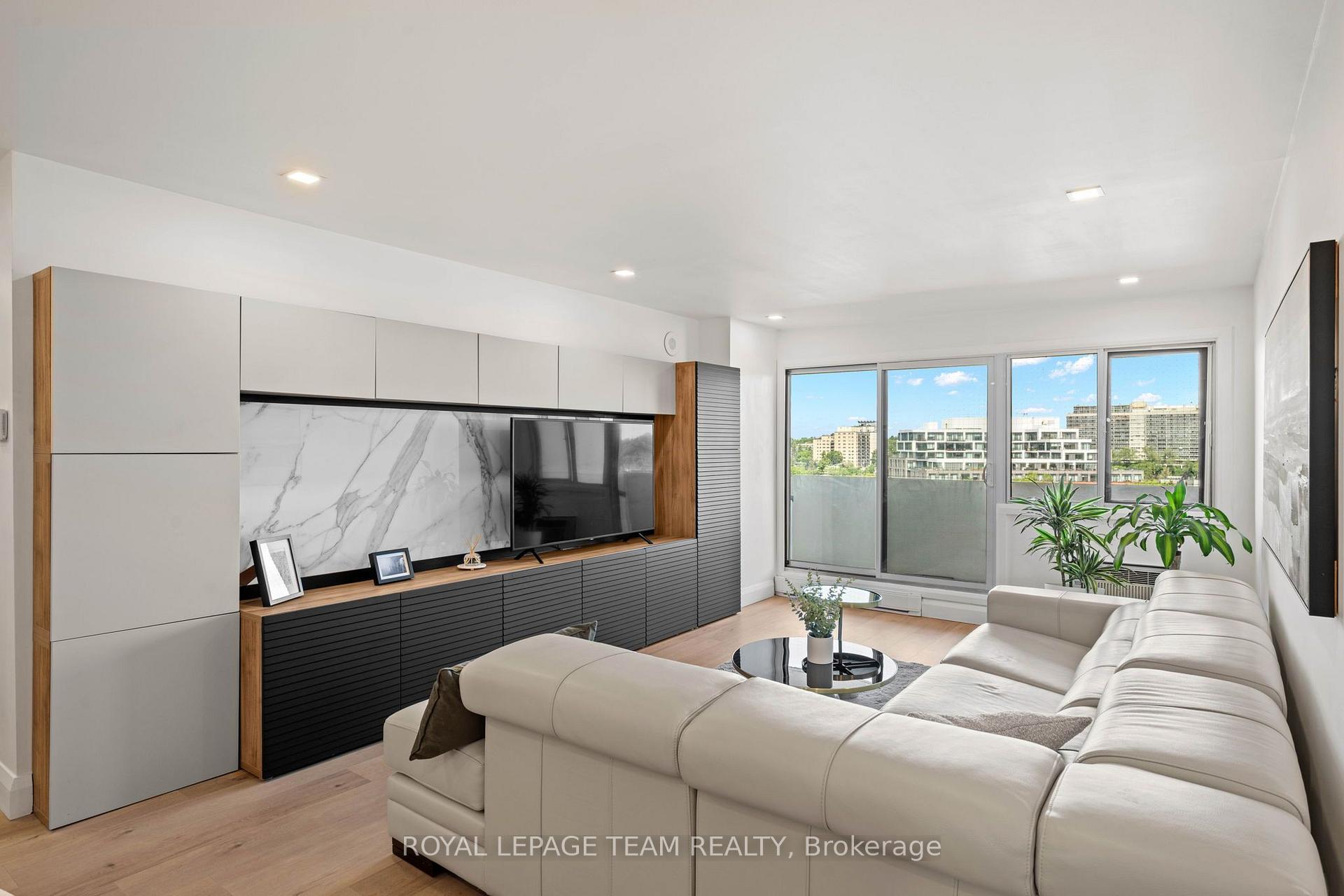 Photo 10 of Unit 901, 40 Landry Street, Ottawa, Vanier — HOMEH