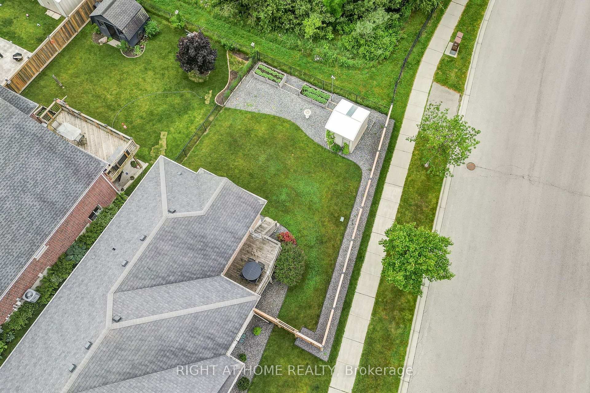 Photo 3 of 2 Noble Lane, St. Thomas — HOMEH