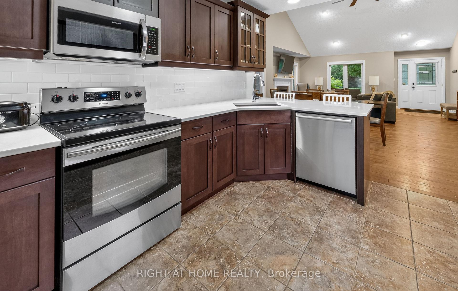 Photo 14 of 2 Noble Lane, St. Thomas — HOMEH