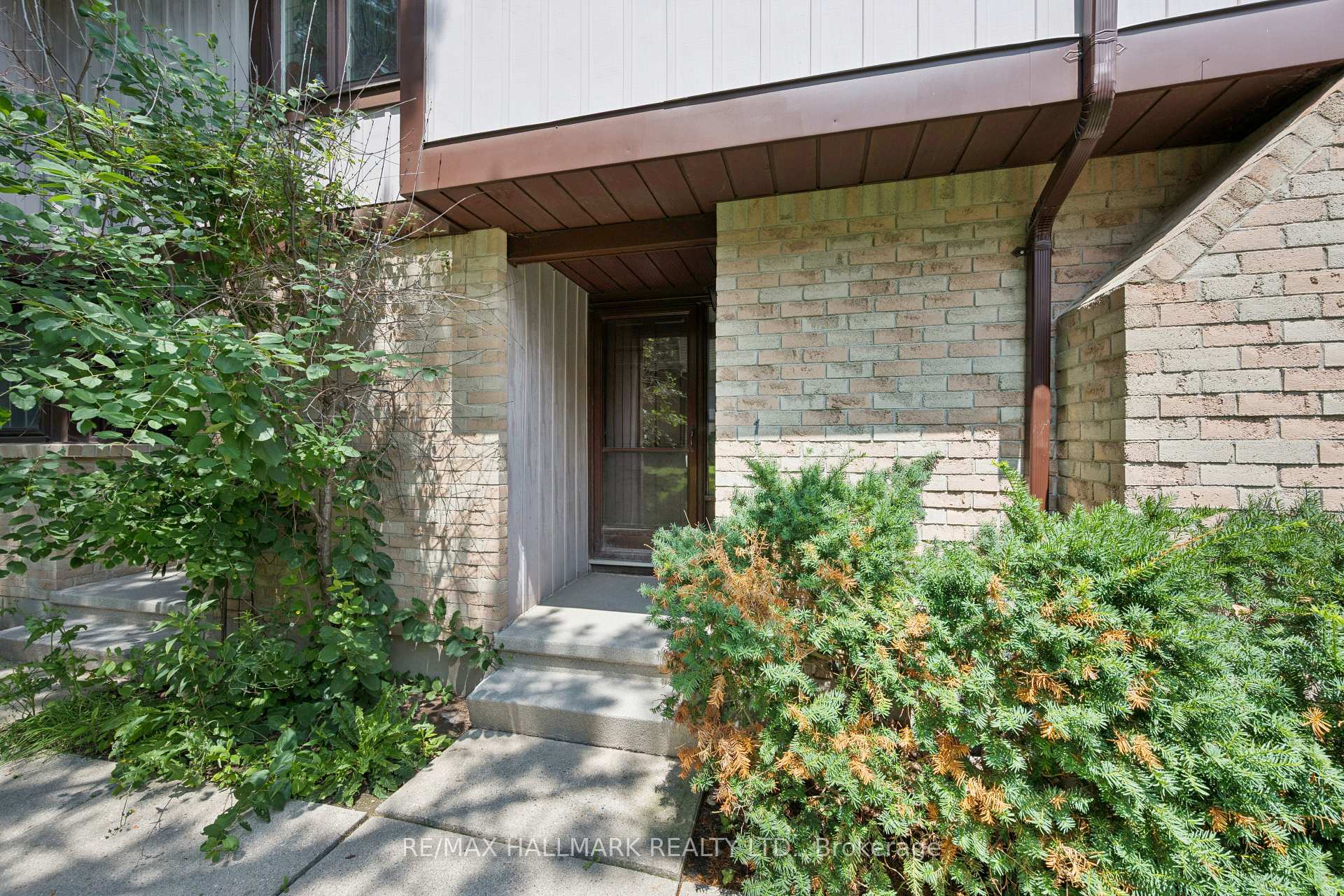 Photo 2 of Unit 1, 489 Beechwood Drive, Waterloo, Westvale — HOMEH