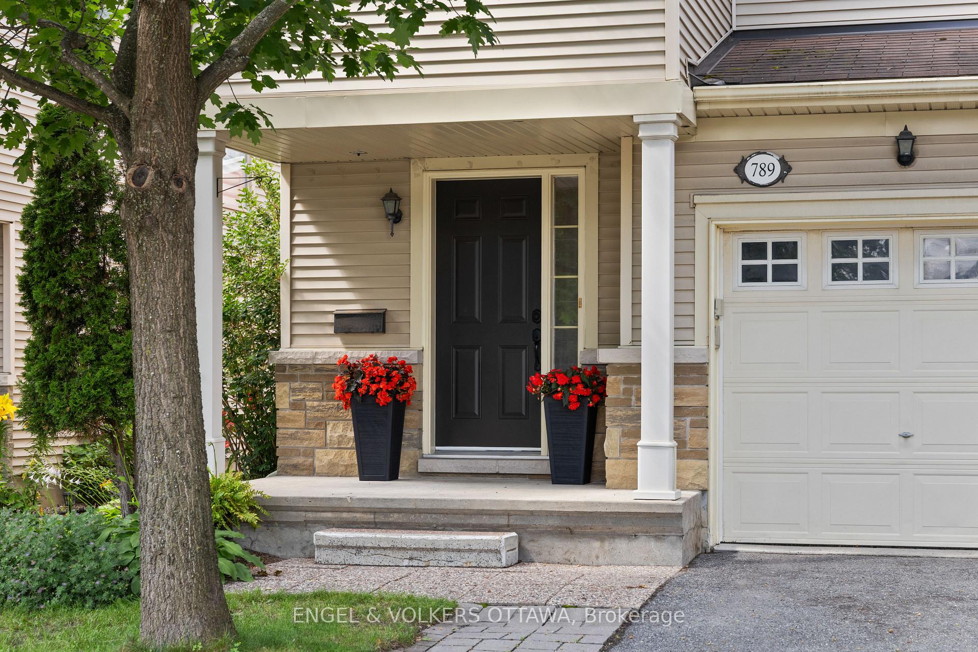 Photo 2 of 789 Cobble Hill Drive, Ottawa, Barrhaven - Cedargrove/Fraserdale — HOMEH