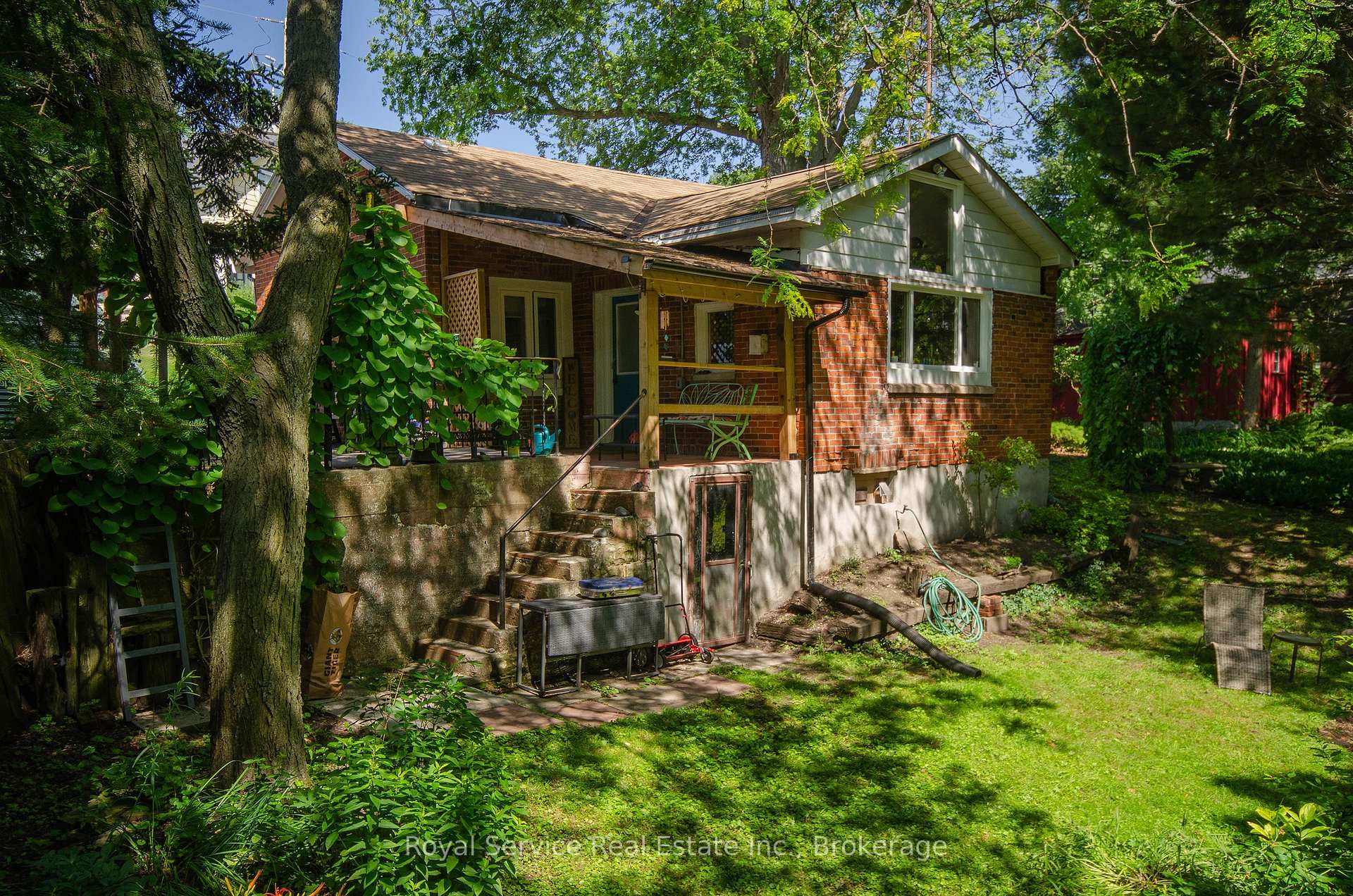 Photo 18 of 97 John Street, Port Hope — HOMEH