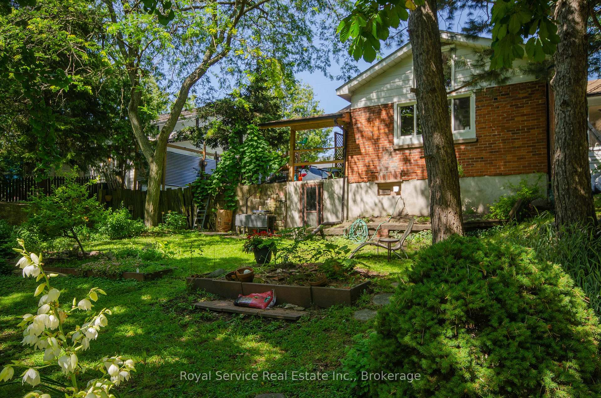 Photo 21 of 97 John Street, Port Hope — HOMEH