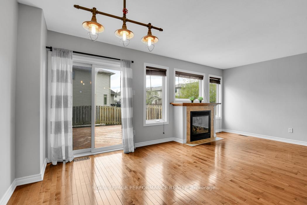 Photo 12 of 1862 Arrowgrass Way, Ottawa, Notting Hill/Summerside — HOMEH