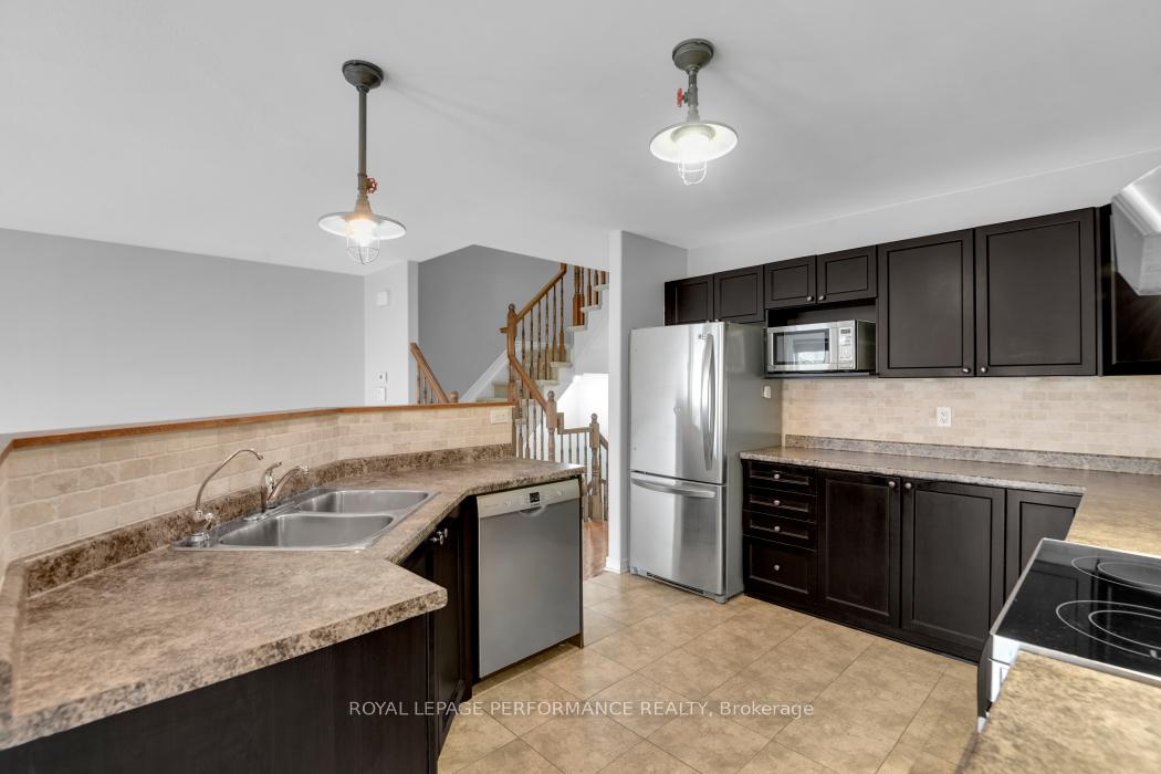 Photo 13 of 1862 Arrowgrass Way, Ottawa, Notting Hill/Summerside — HOMEH