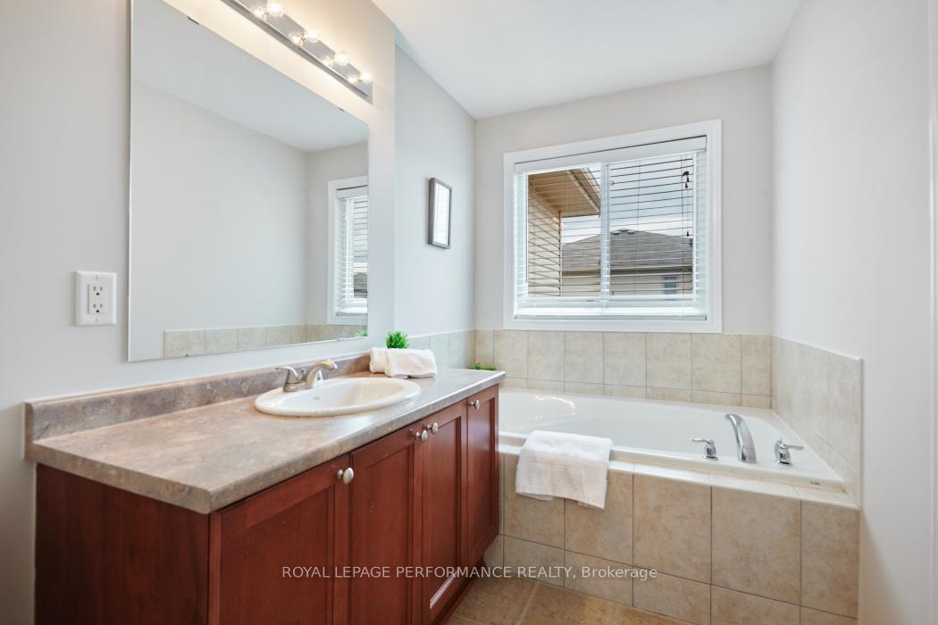 Photo 22 of 1862 Arrowgrass Way, Ottawa, Notting Hill/Summerside — HOMEH