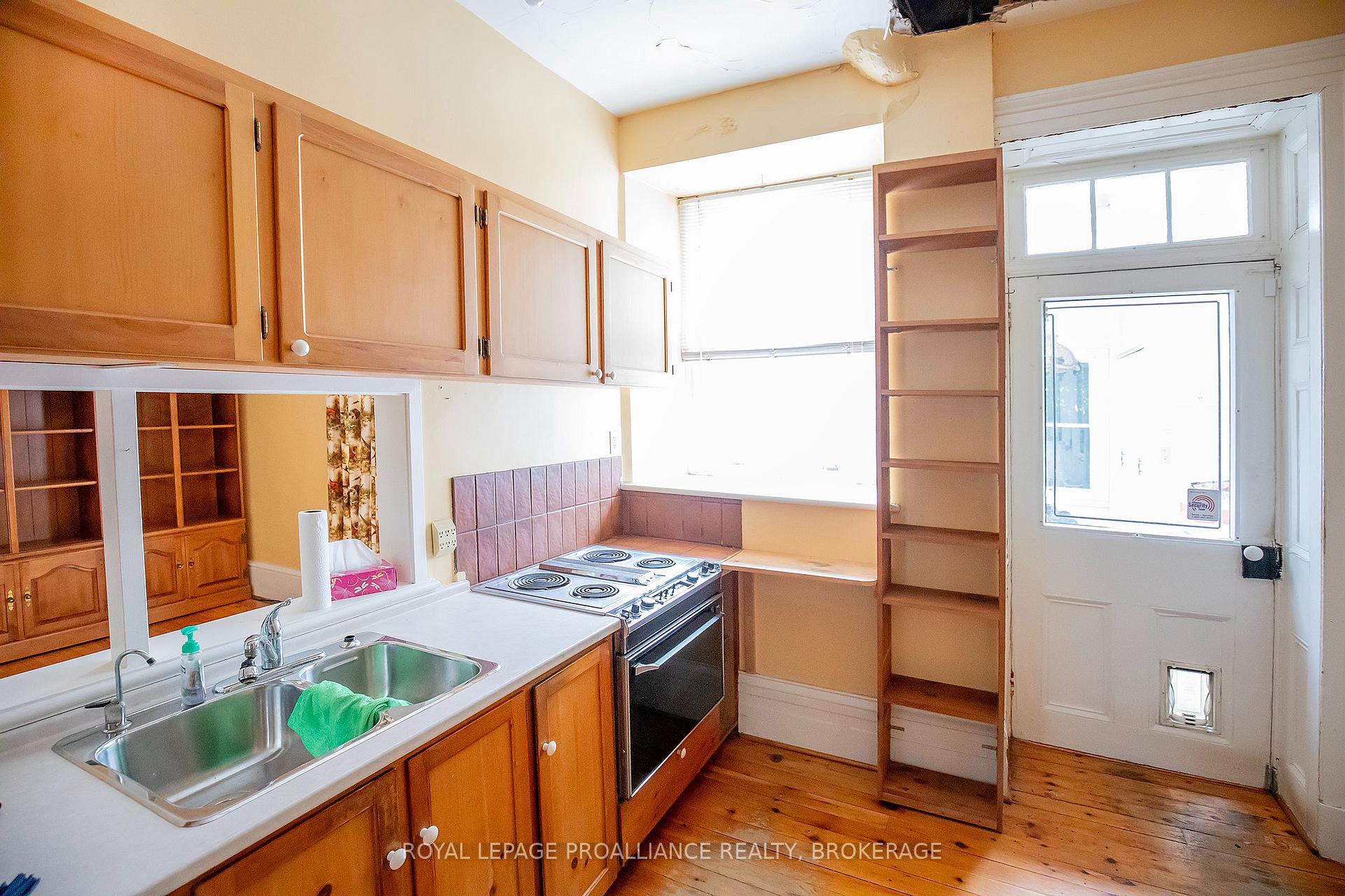 Photo 16 of 223 King Street E, Kingston, Central City East — HOMEH