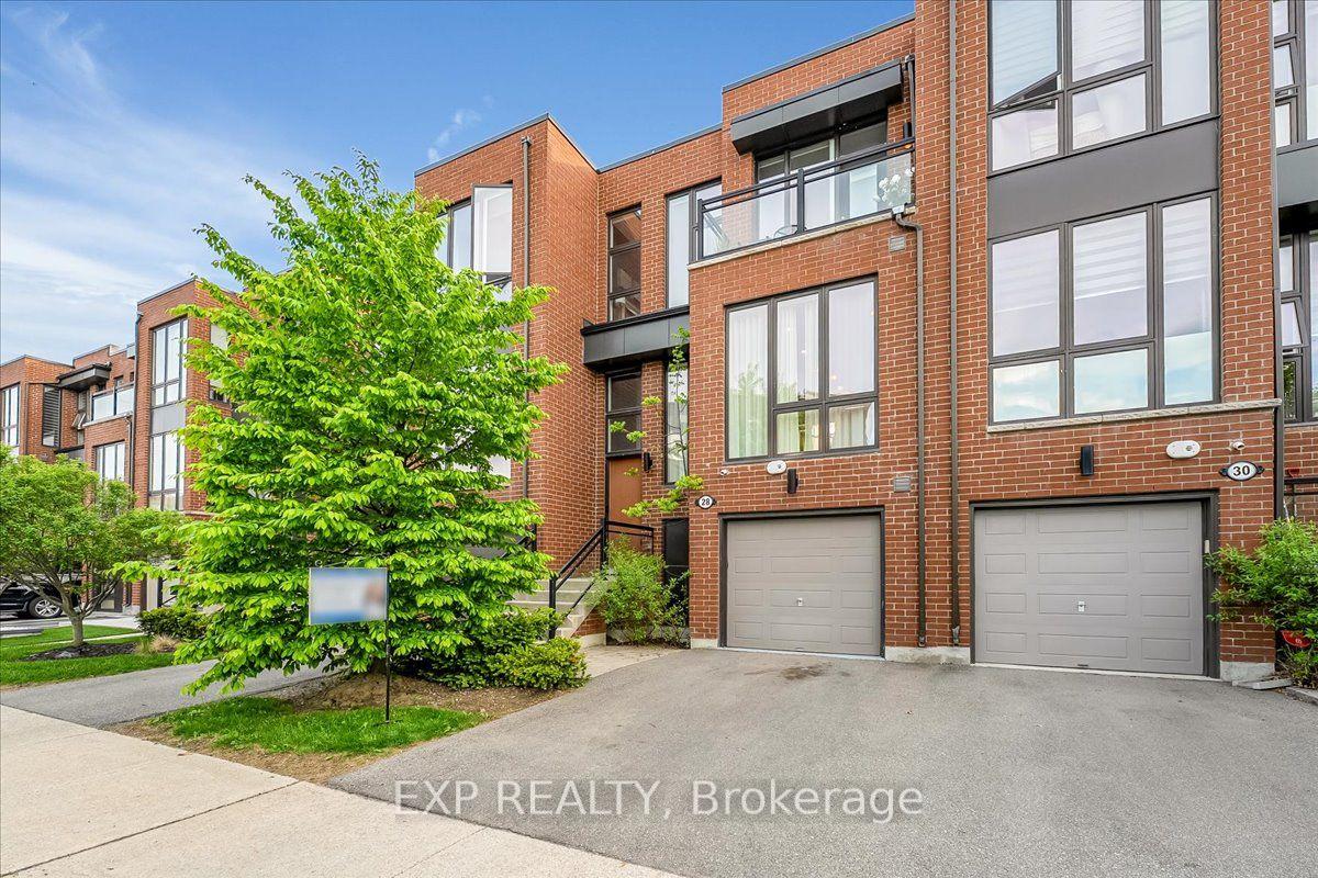 Photo 1 of 28 Crestridge Drive, Vaughan, Patterson — HOMEH