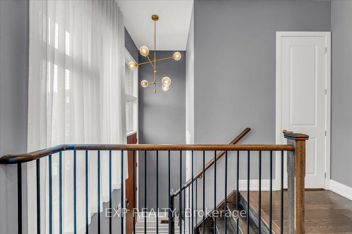 Photo 6 of 28 Crestridge Drive, Vaughan, Patterson — HOMEH