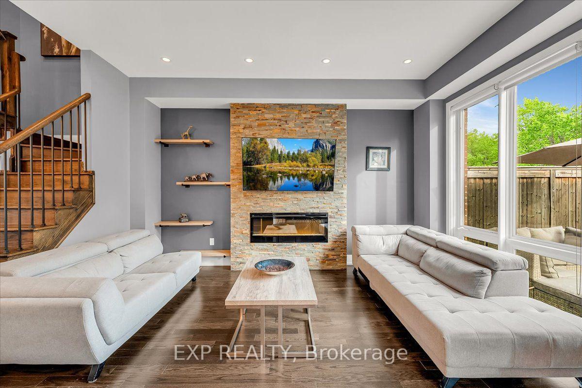 Photo 10 of 28 Crestridge Drive, Vaughan, Patterson — HOMEH