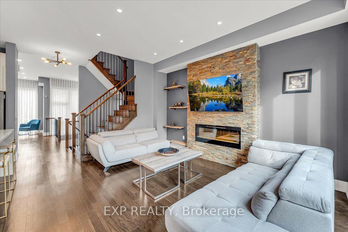 Photo 11 of 28 Crestridge Drive, Vaughan, Patterson — HOMEH