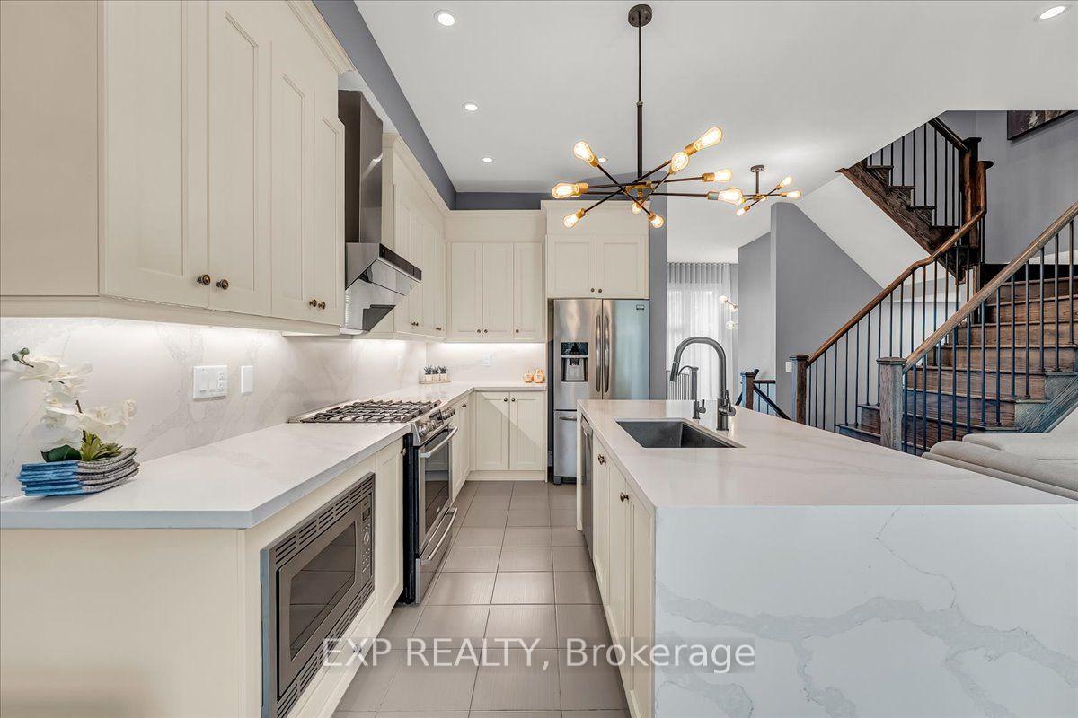 Photo 14 of 28 Crestridge Drive, Vaughan, Patterson — HOMEH