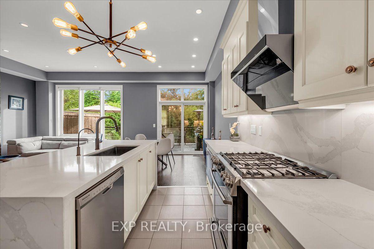 Photo 15 of 28 Crestridge Drive, Vaughan, Patterson — HOMEH