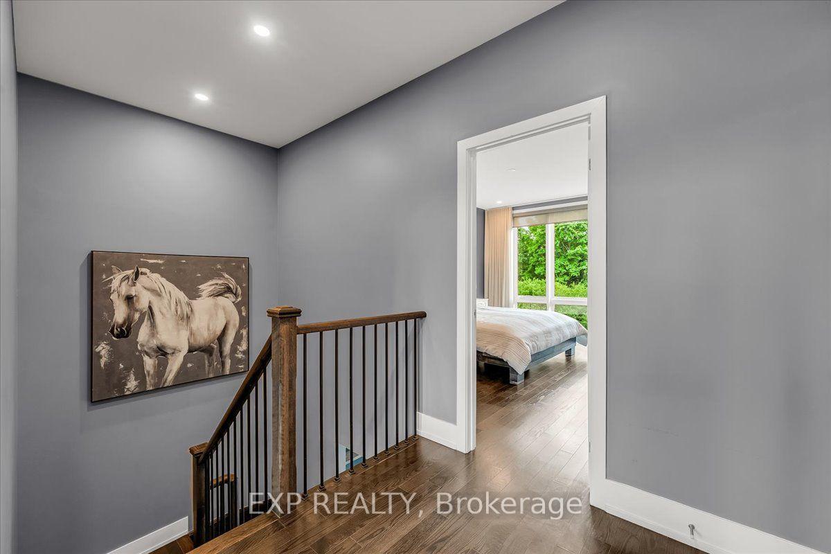 Photo 18 of 28 Crestridge Drive, Vaughan, Patterson — HOMEH