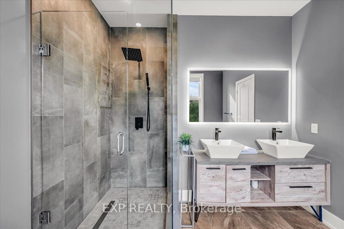 Photo 22 of 28 Crestridge Drive, Vaughan, Patterson — HOMEH