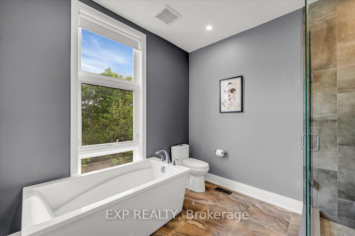 Photo 23 of 28 Crestridge Drive, Vaughan, Patterson — HOMEH