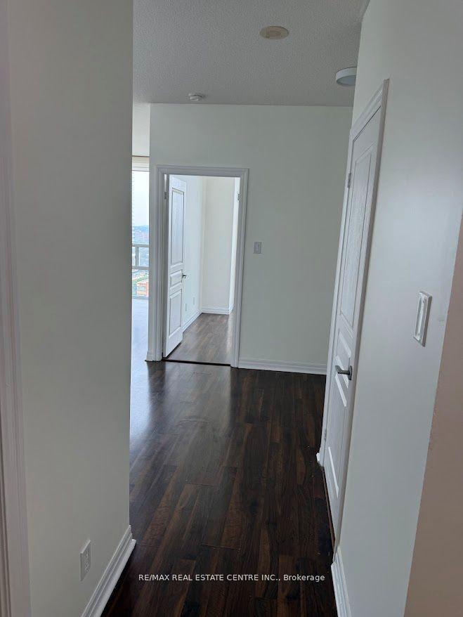 Photo 13 of Unit 1705, 3515 Kariya Dr, Mississauga, City Centre — HOMEH