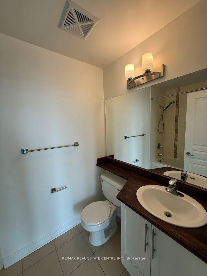 Photo 18 of Unit 1705, 3515 Kariya Dr, Mississauga, City Centre — HOMEH