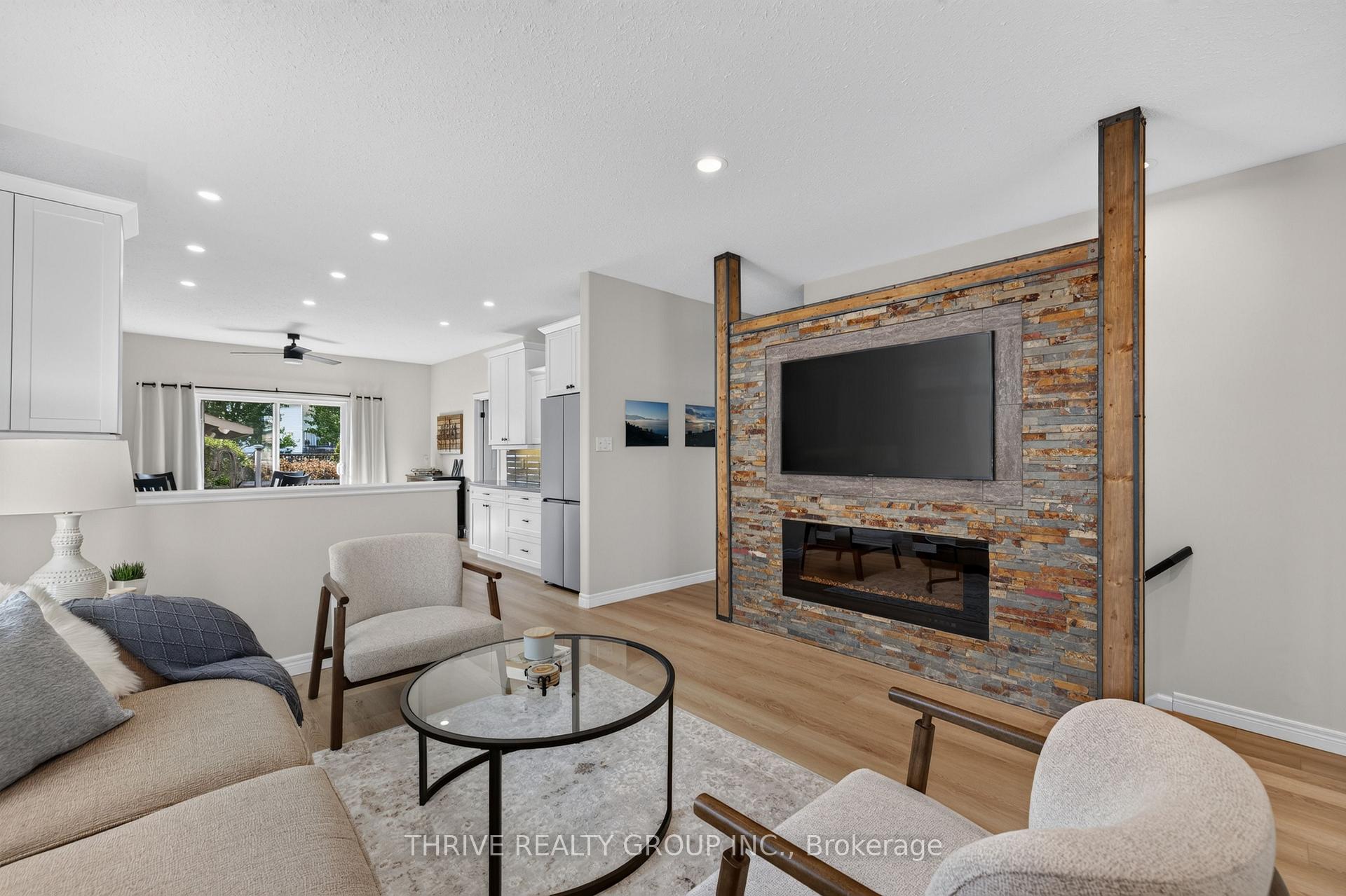 Photo 10 of 43 Mapleridge Crescent, Thames Centre, Dorchester — HOMEH