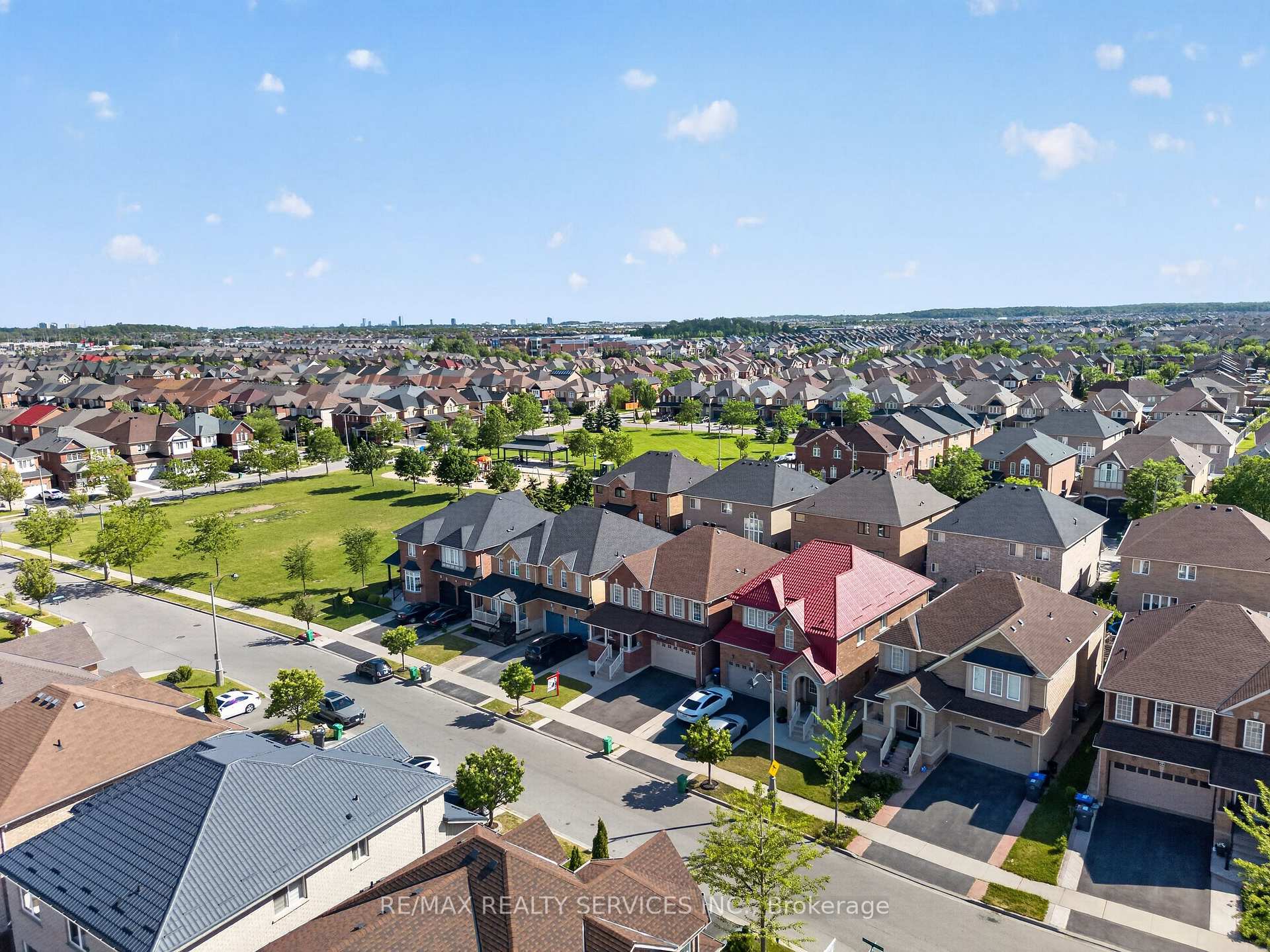 Photo 4 of 58 Quailvalley Drive, Brampton, Sandringham-Wellington — HOMEH