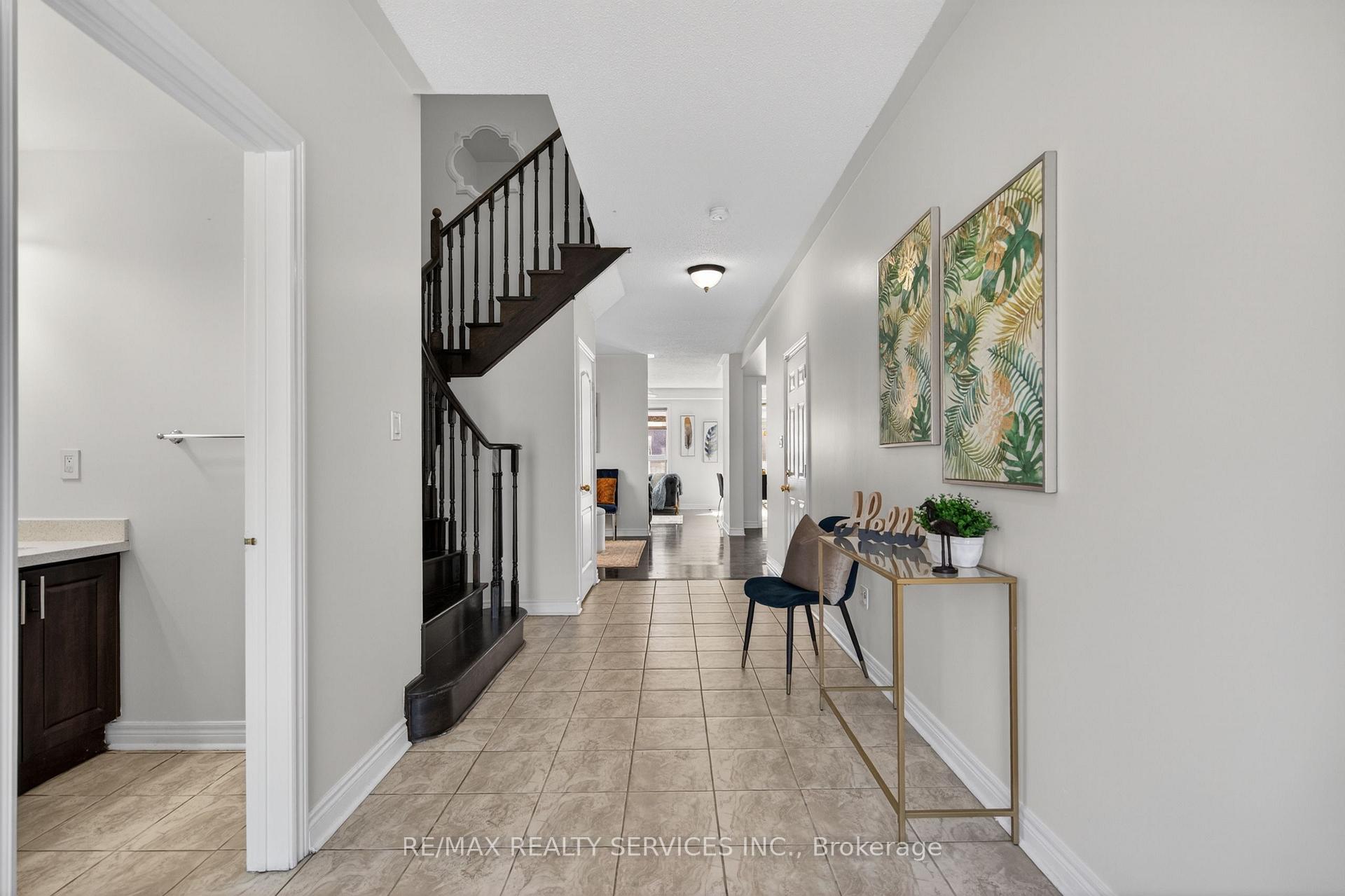 Photo 8 of 58 Quailvalley Drive, Brampton, Sandringham-Wellington — HOMEH