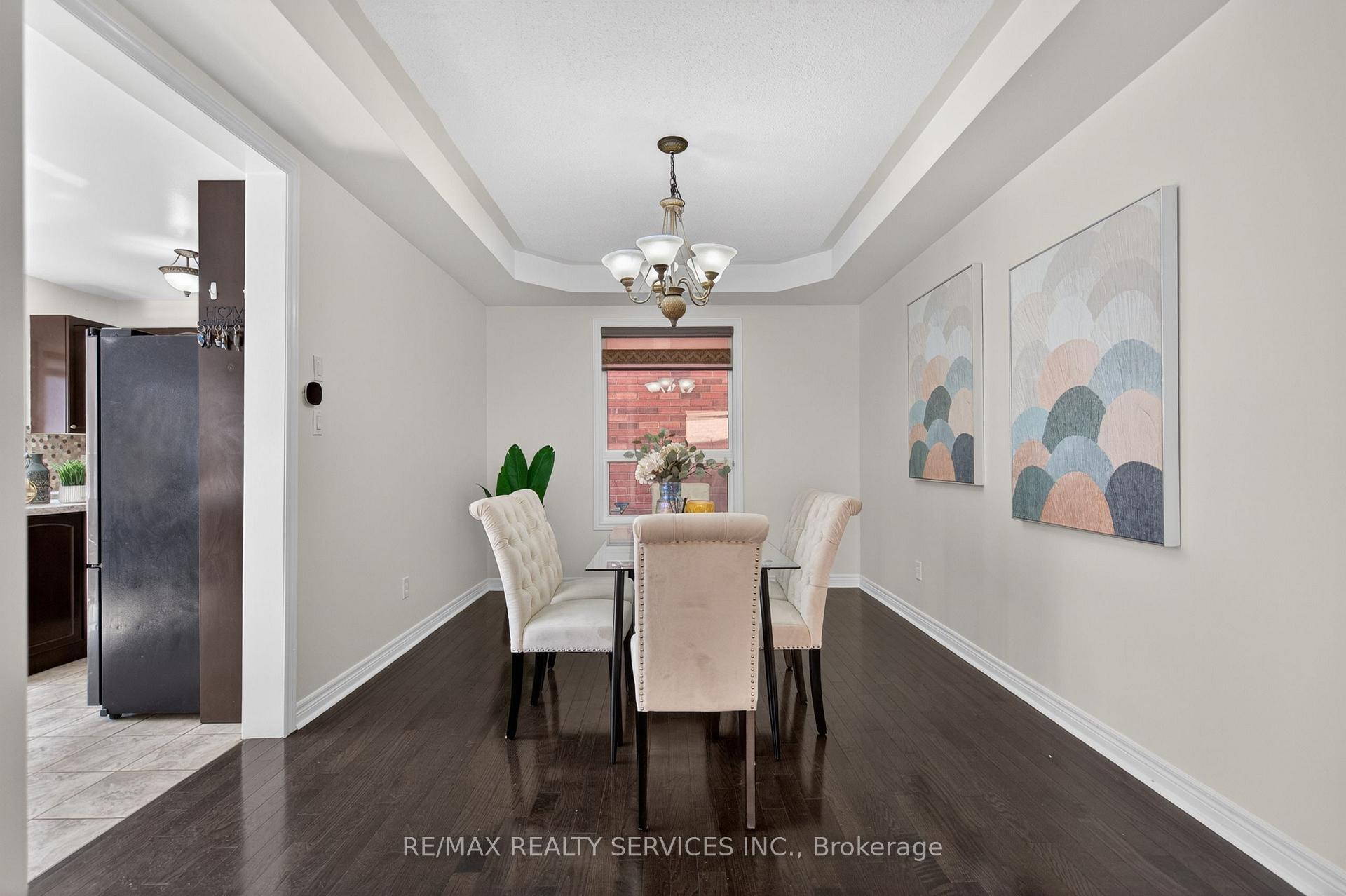 Photo 12 of 58 Quailvalley Drive, Brampton, Sandringham-Wellington — HOMEH