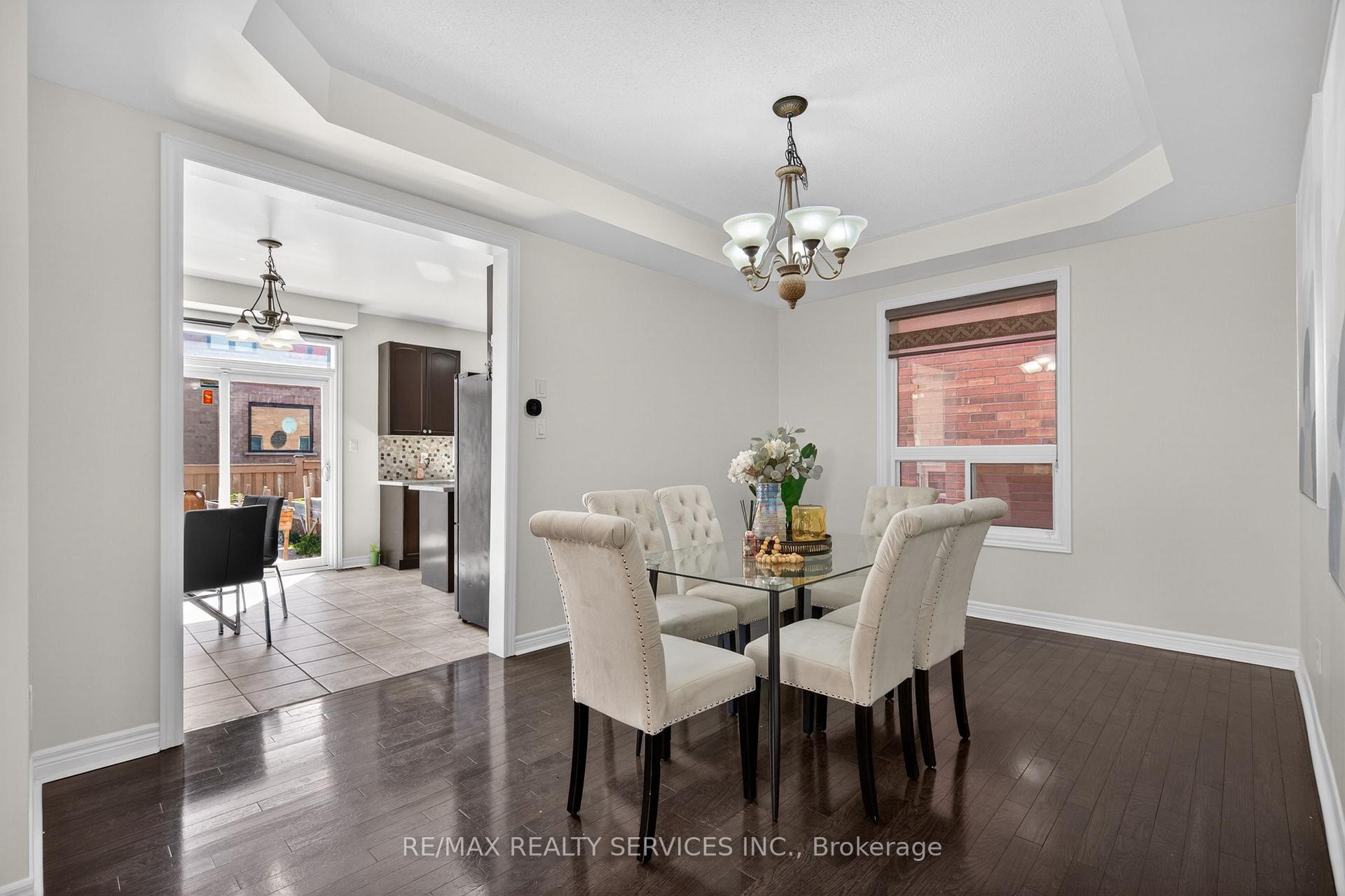 Photo 14 of 58 Quailvalley Drive, Brampton, Sandringham-Wellington — HOMEH