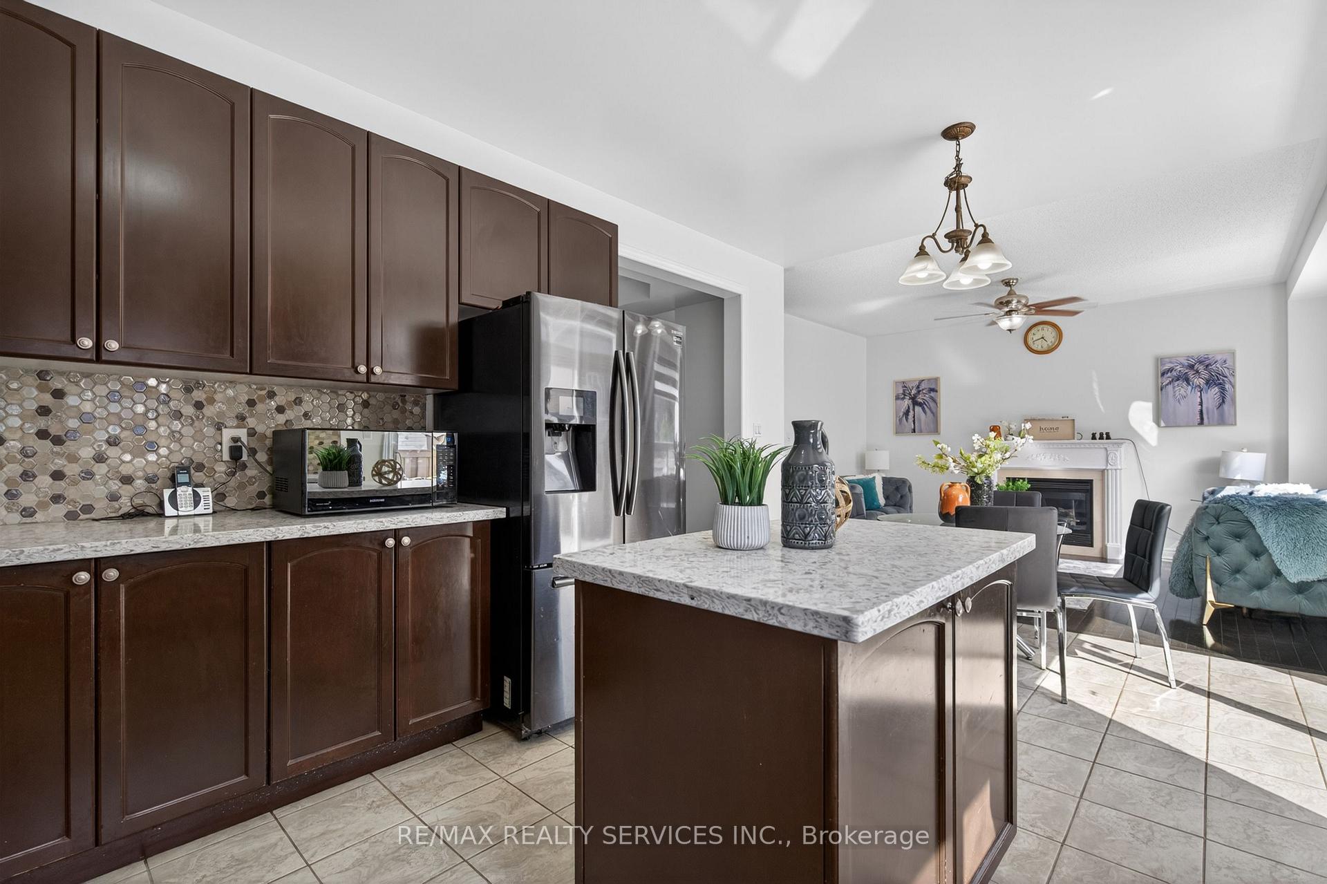 Photo 22 of 58 Quailvalley Drive, Brampton, Sandringham-Wellington — HOMEH