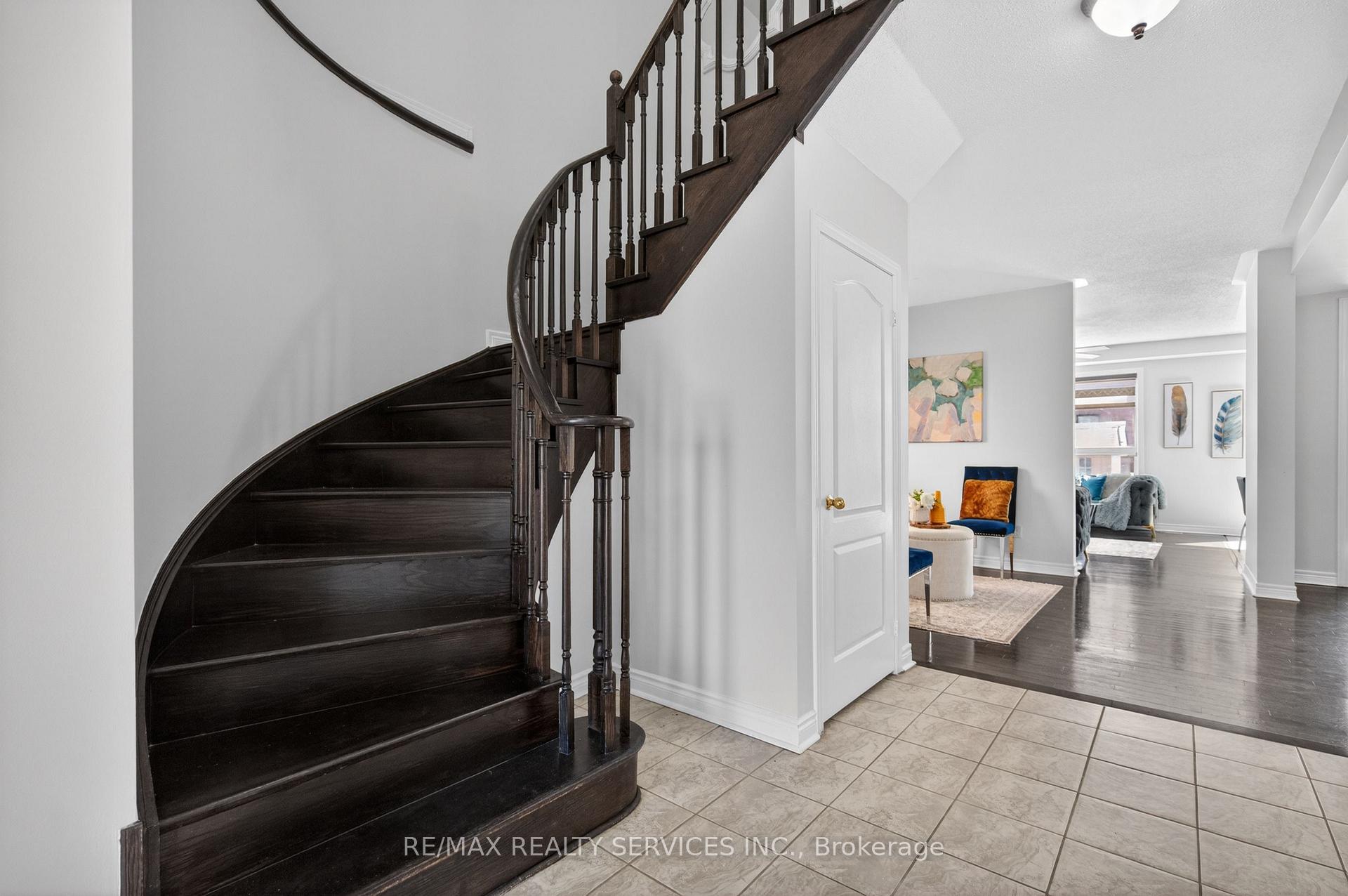 Photo 24 of 58 Quailvalley Drive, Brampton, Sandringham-Wellington — HOMEH
