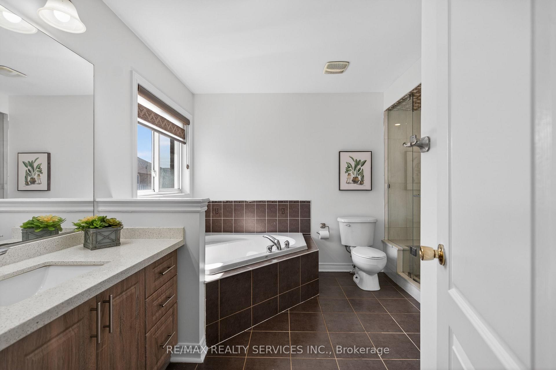 Photo 29 of 58 Quailvalley Drive, Brampton, Sandringham-Wellington — HOMEH