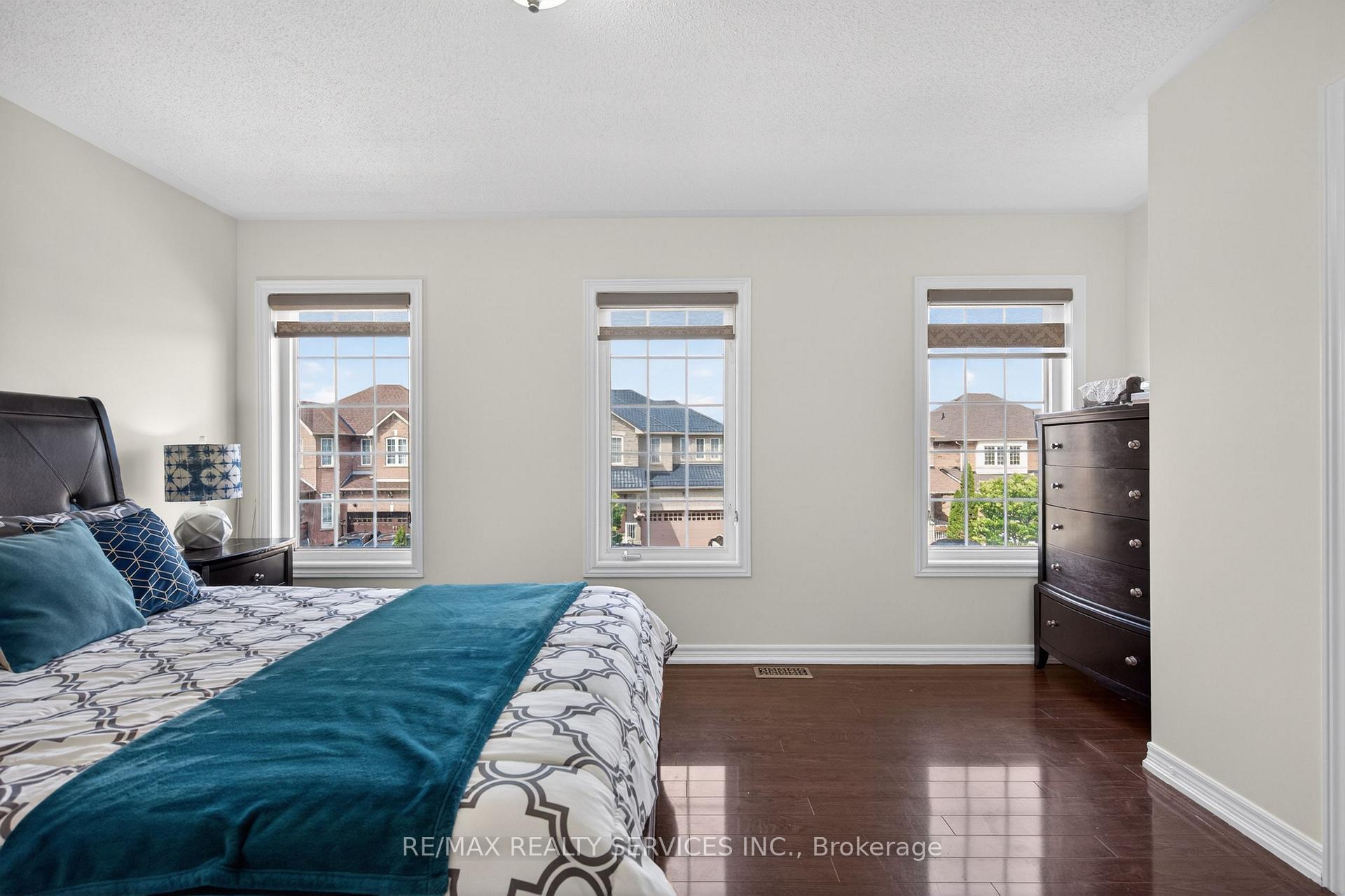 Photo 32 of 58 Quailvalley Drive, Brampton, Sandringham-Wellington — HOMEH