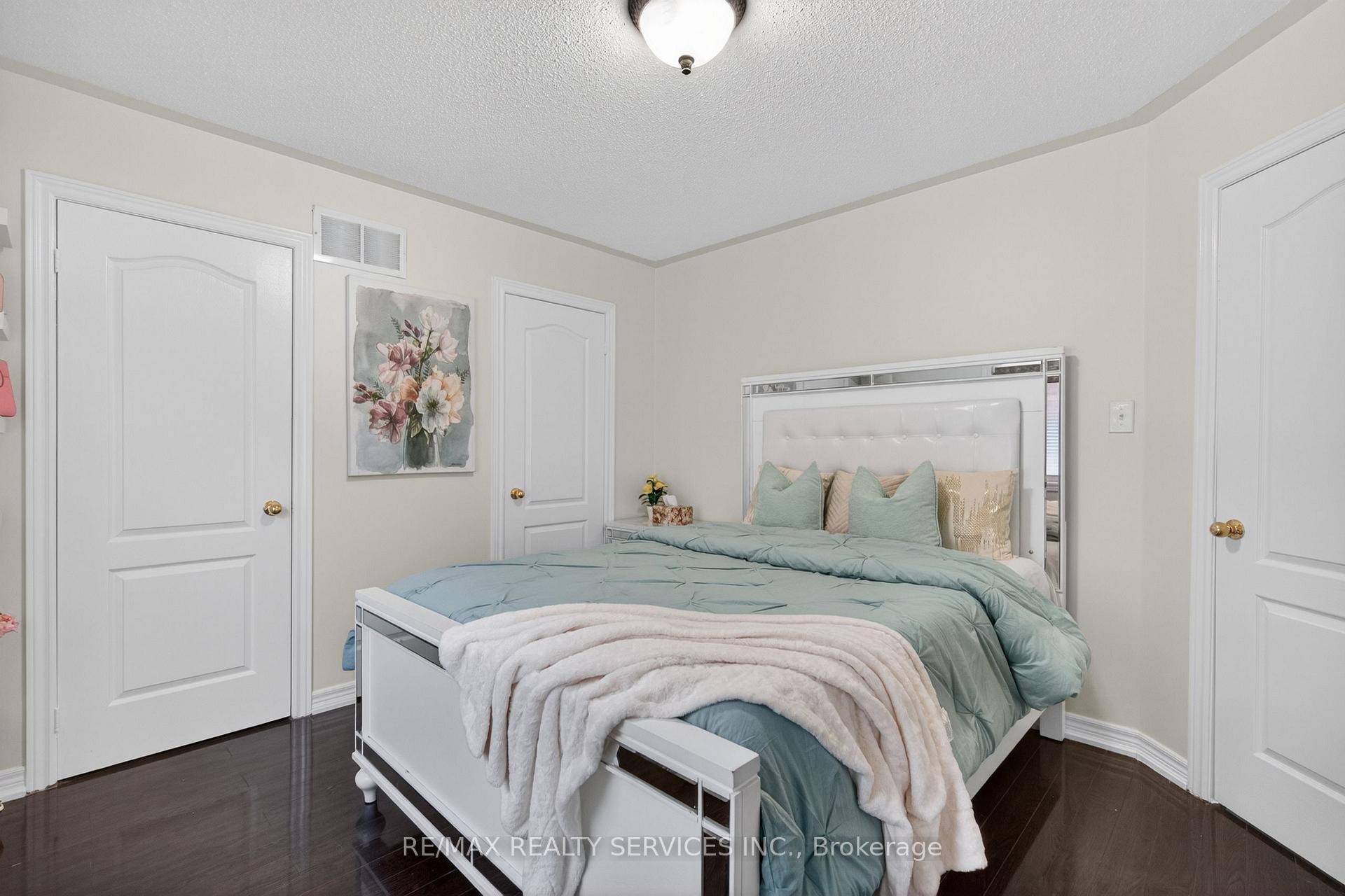 Photo 35 of 58 Quailvalley Drive, Brampton, Sandringham-Wellington — HOMEH