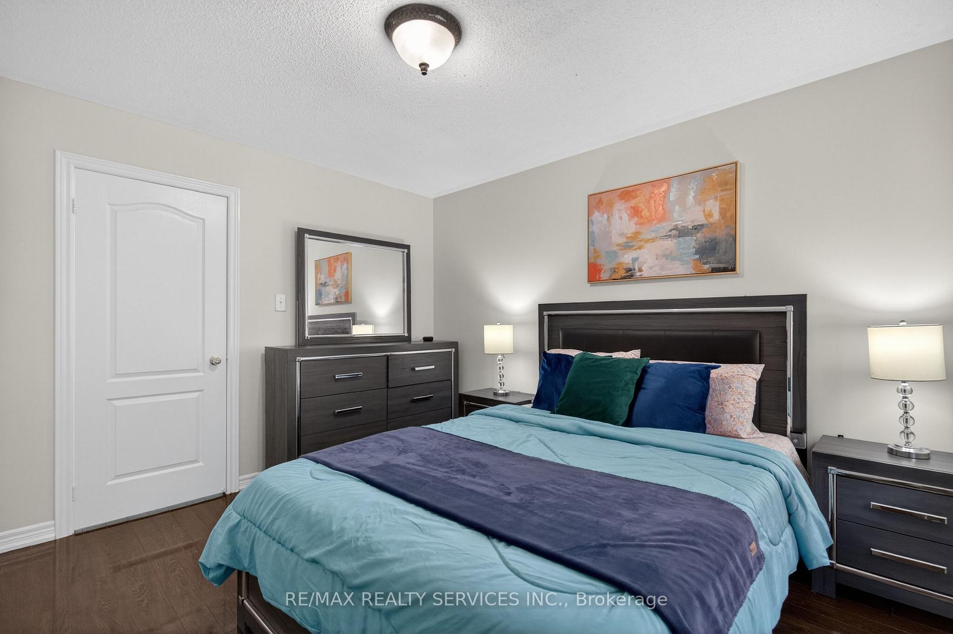 Photo 39 of 58 Quailvalley Drive, Brampton, Sandringham-Wellington — HOMEH