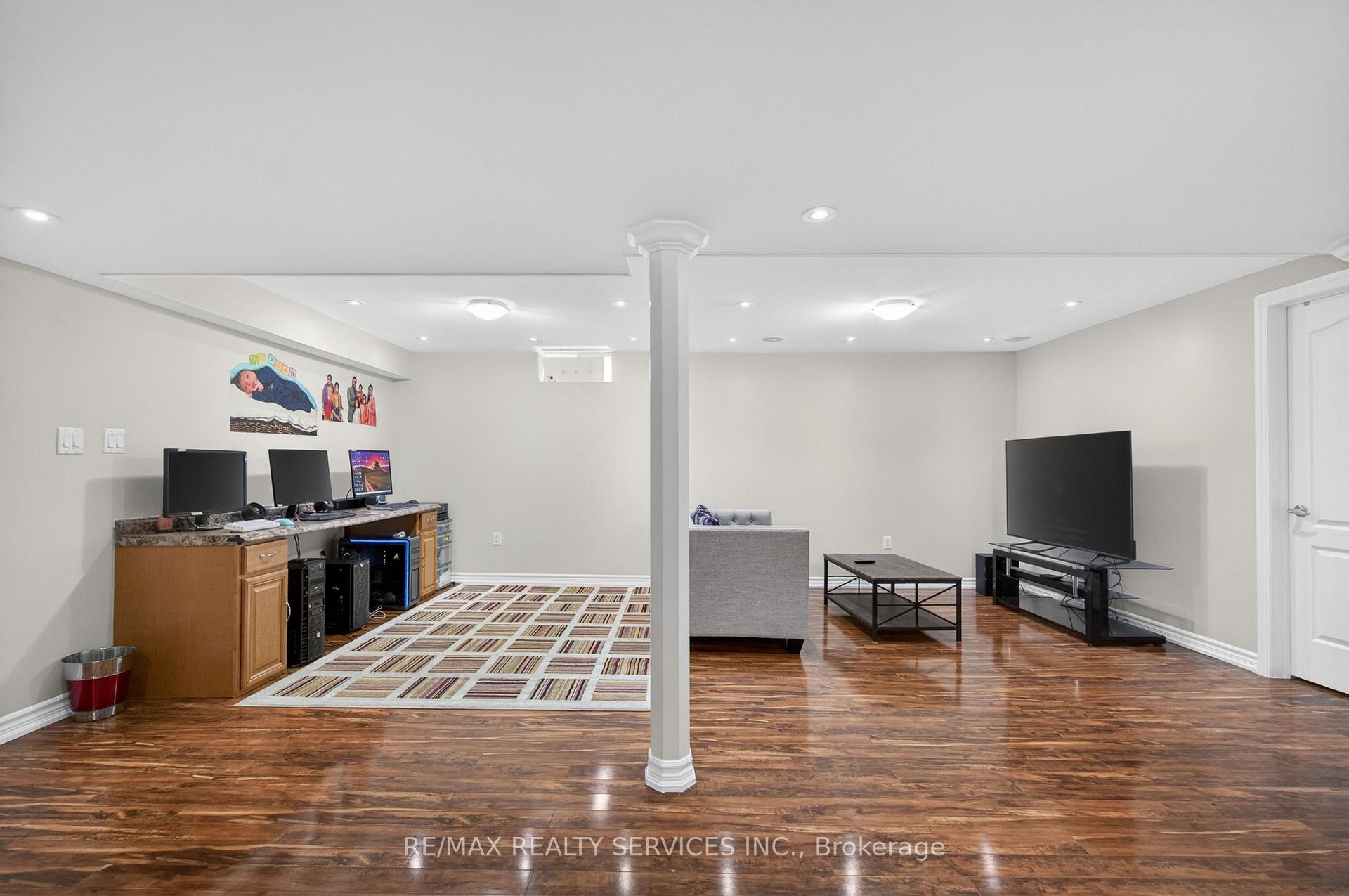 Photo 45 of 58 Quailvalley Drive, Brampton, Sandringham-Wellington — HOMEH