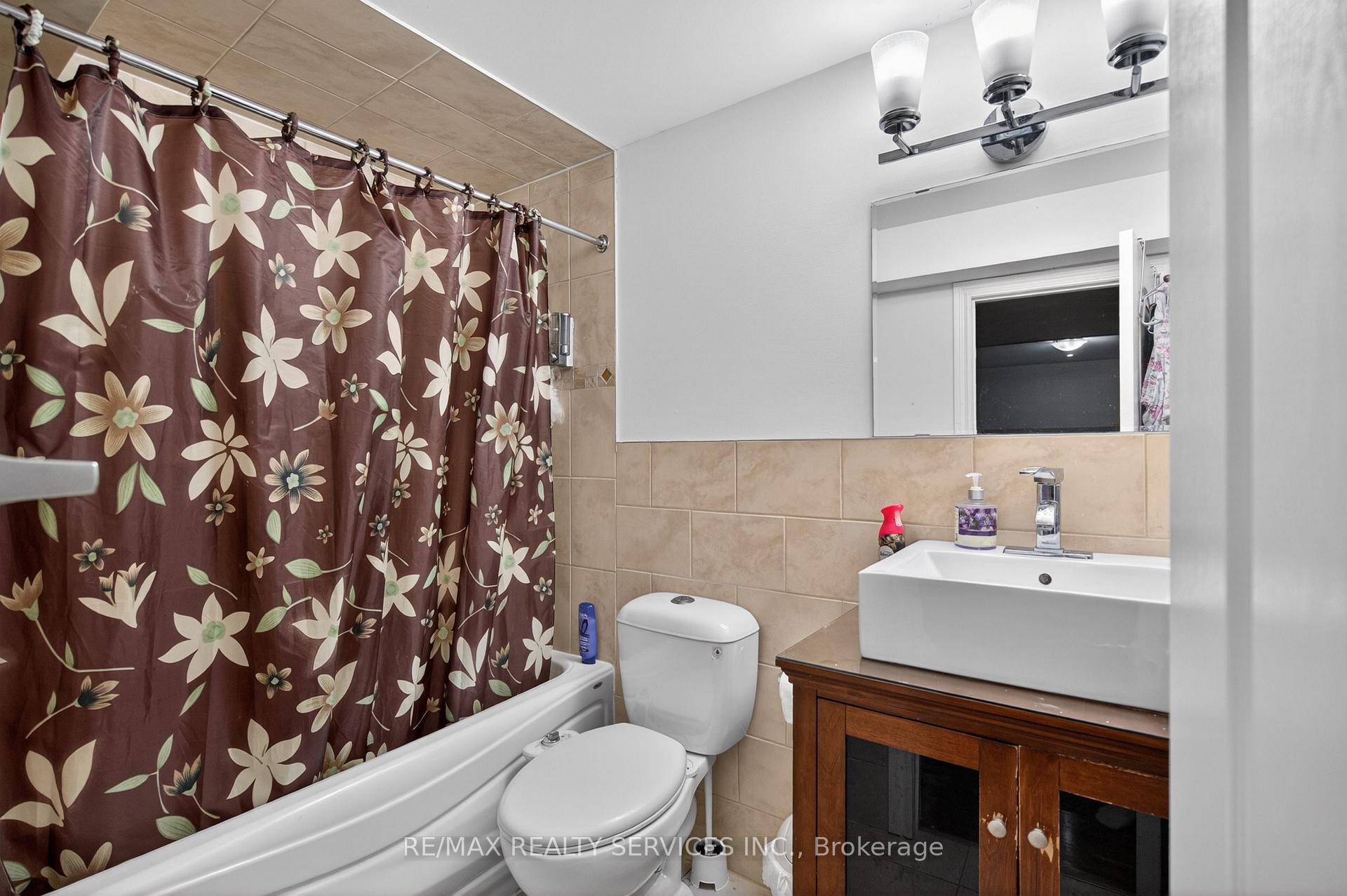 Photo 47 of 58 Quailvalley Drive, Brampton, Sandringham-Wellington — HOMEH