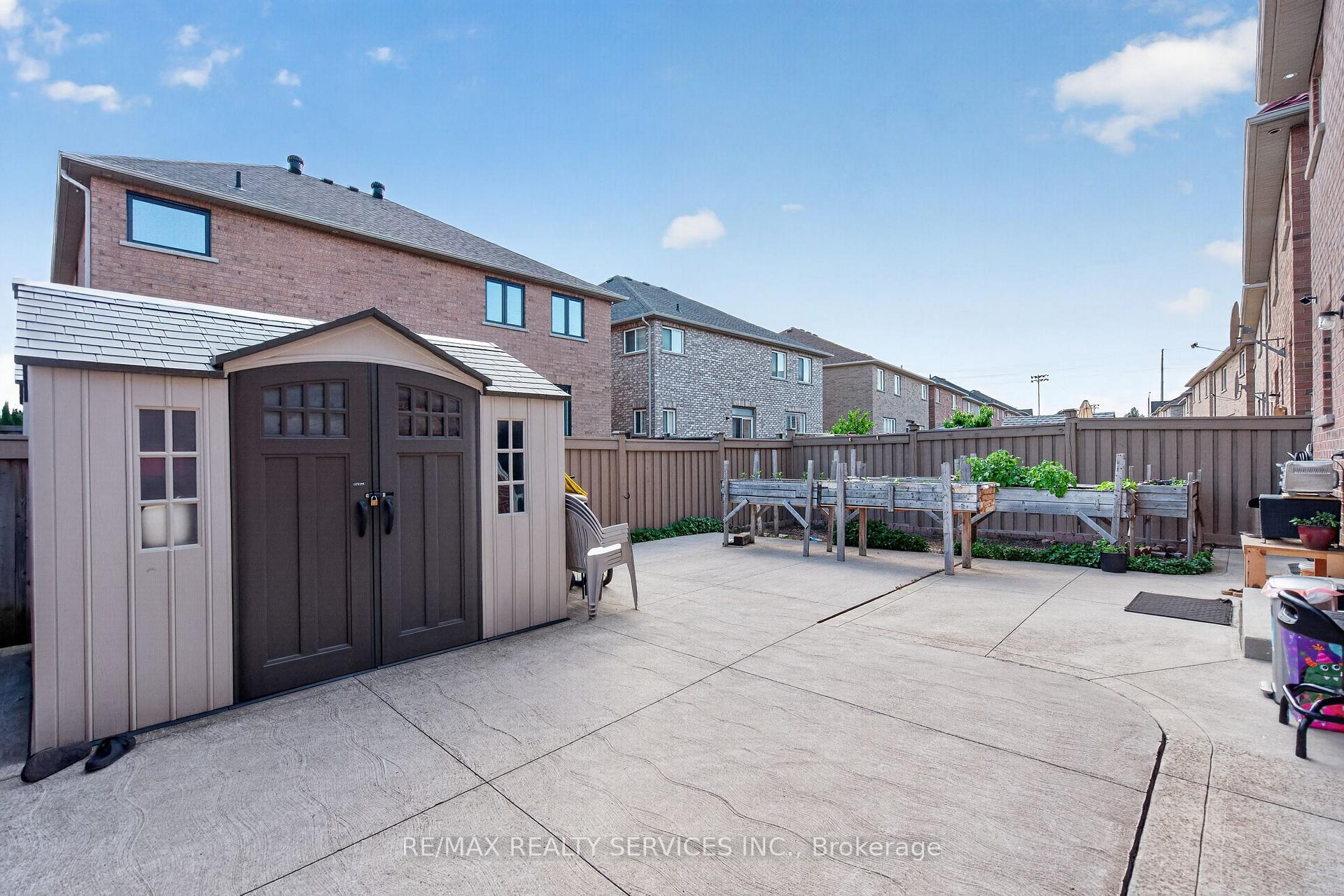 Photo 48 of 58 Quailvalley Drive, Brampton, Sandringham-Wellington — HOMEH