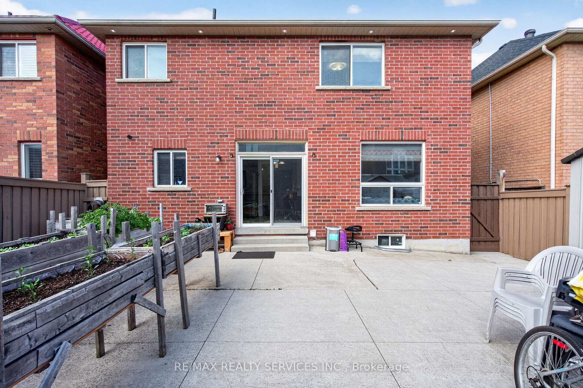 Photo 49 of 58 Quailvalley Drive, Brampton, Sandringham-Wellington — HOMEH