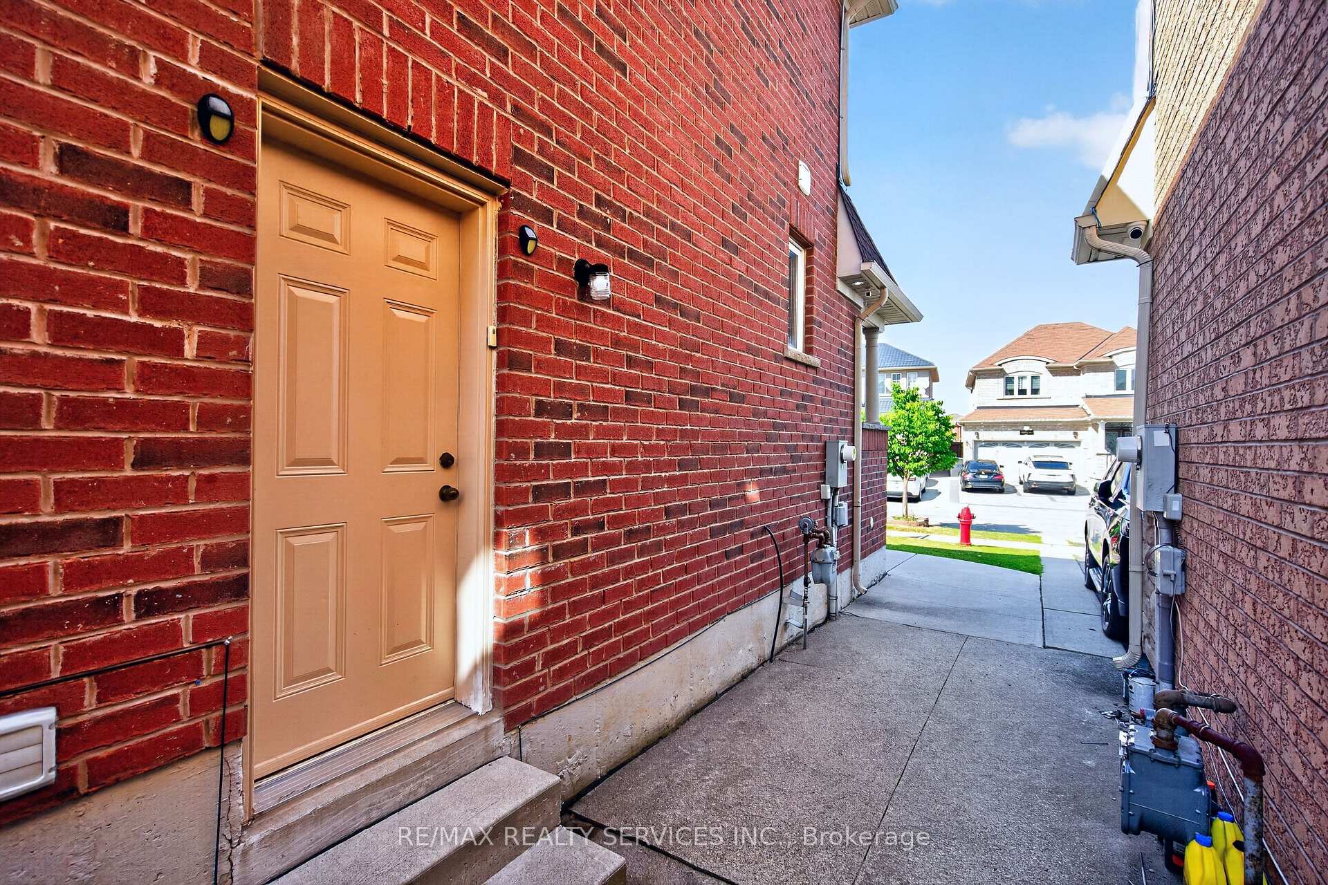 Photo 50 of 58 Quailvalley Drive, Brampton, Sandringham-Wellington — HOMEH