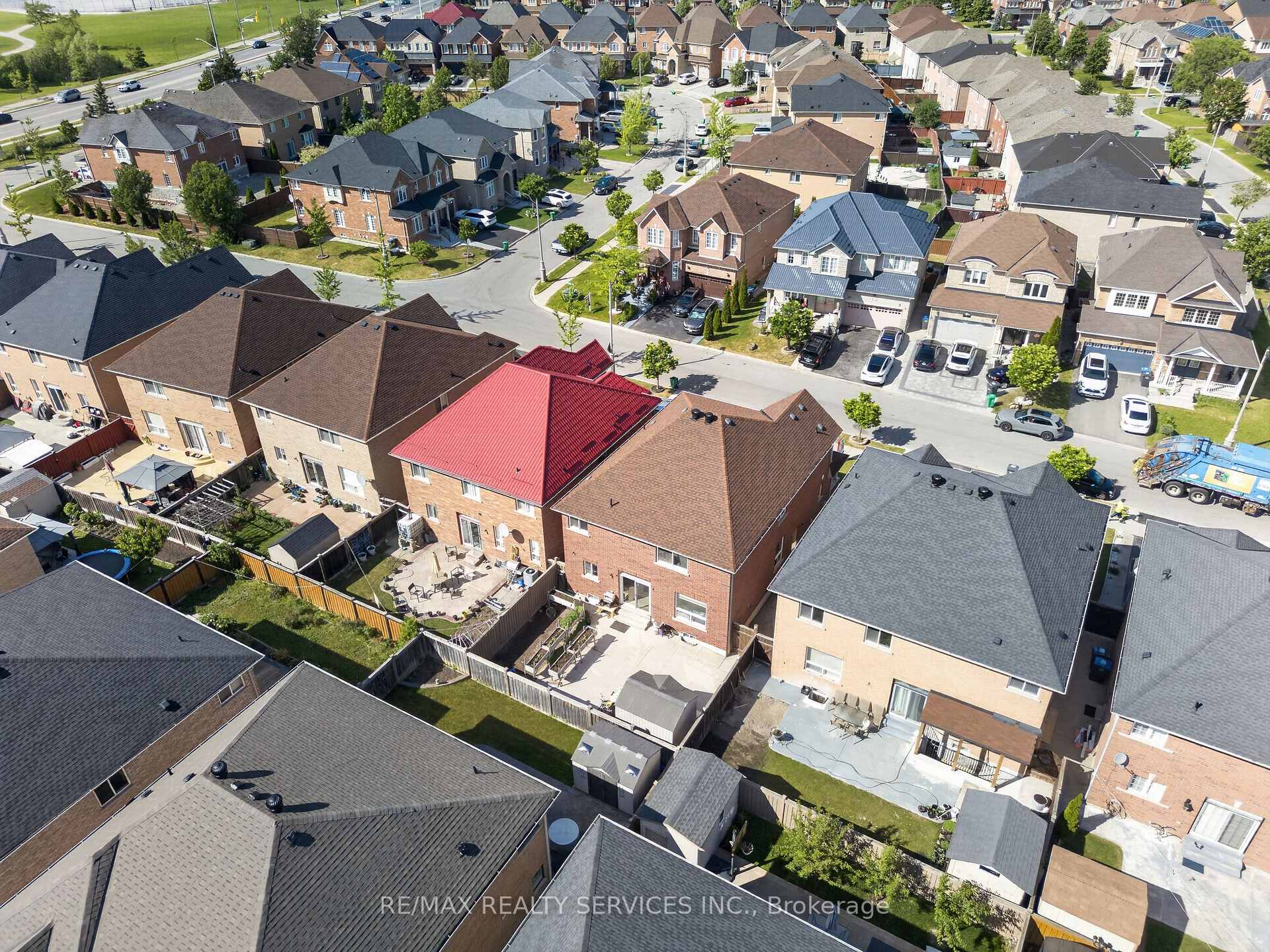Photo 51 of 58 Quailvalley Drive, Brampton, Sandringham-Wellington — HOMEH